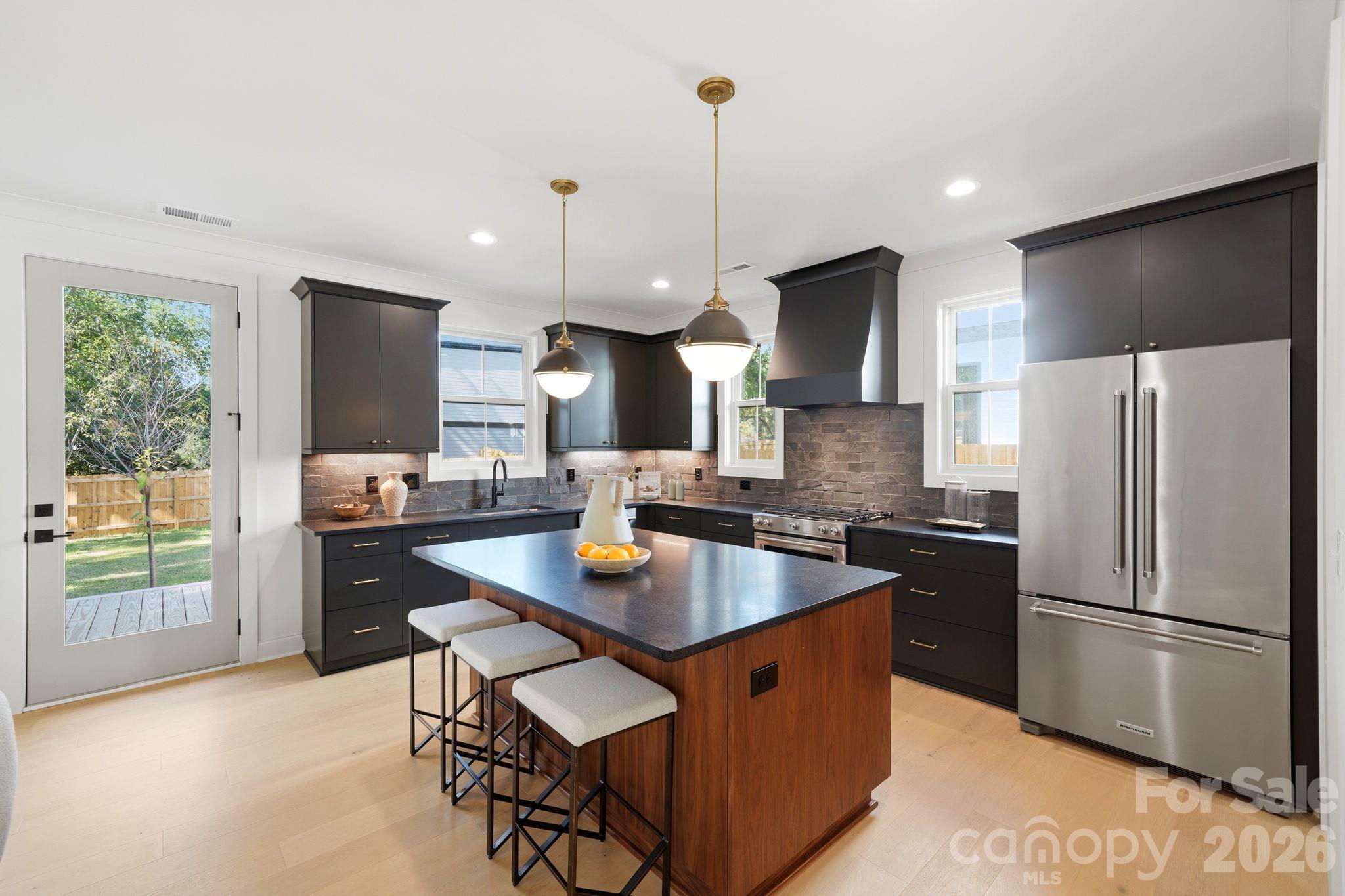 2757 Parkway Avenue Property Photo 1