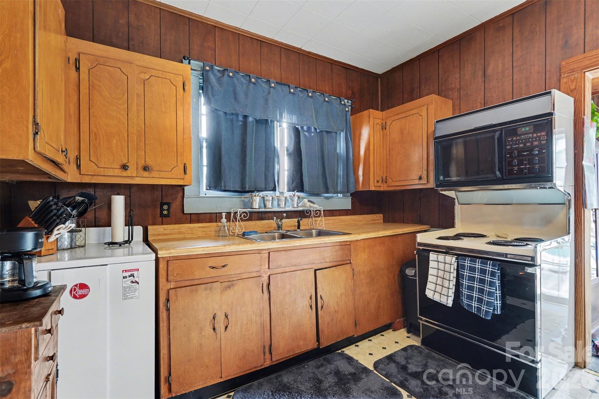 7 Stowe Street Property Photo 8