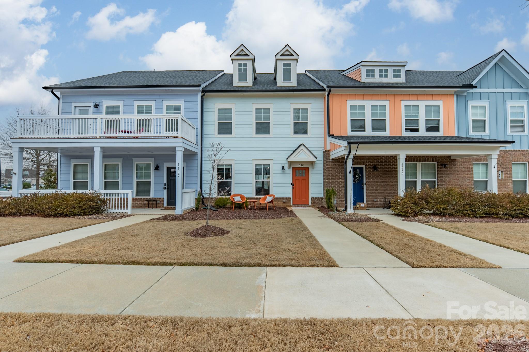 1098 Herrons Ferry Road Property Photo 1