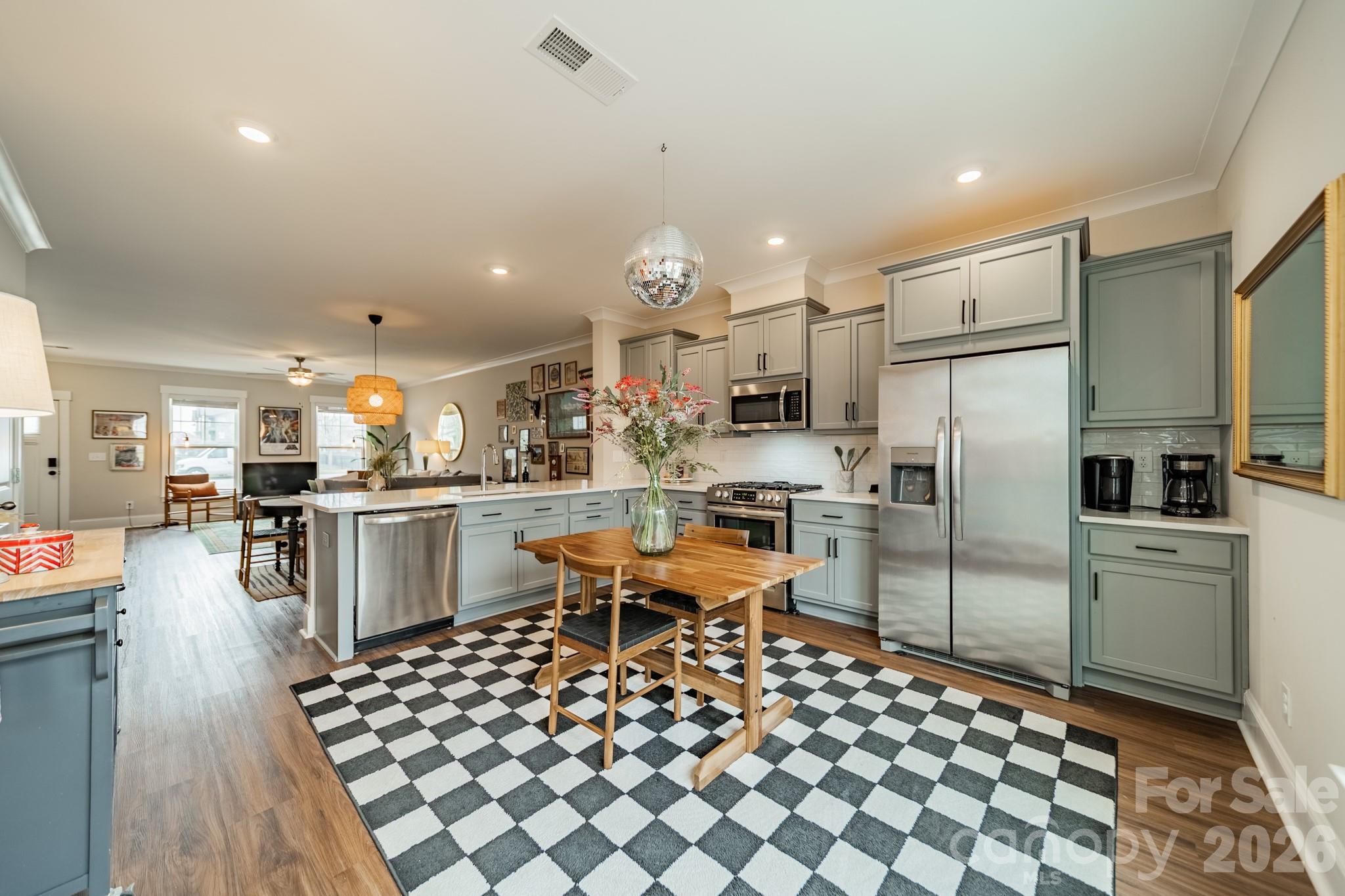 1098 Herrons Ferry Road Property Photo 12