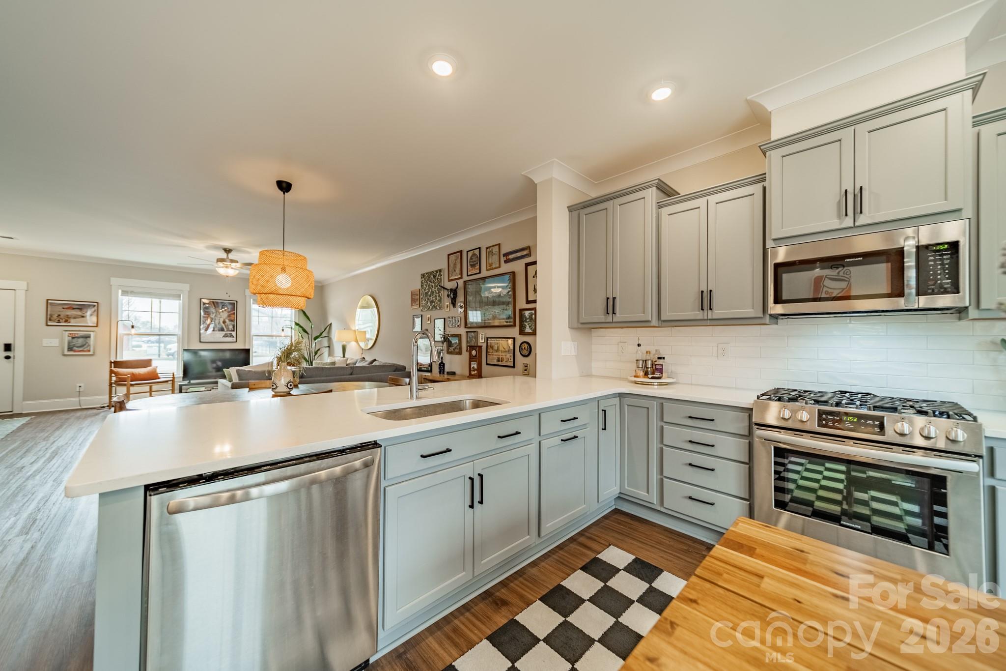1098 Herrons Ferry Road Property Photo 13