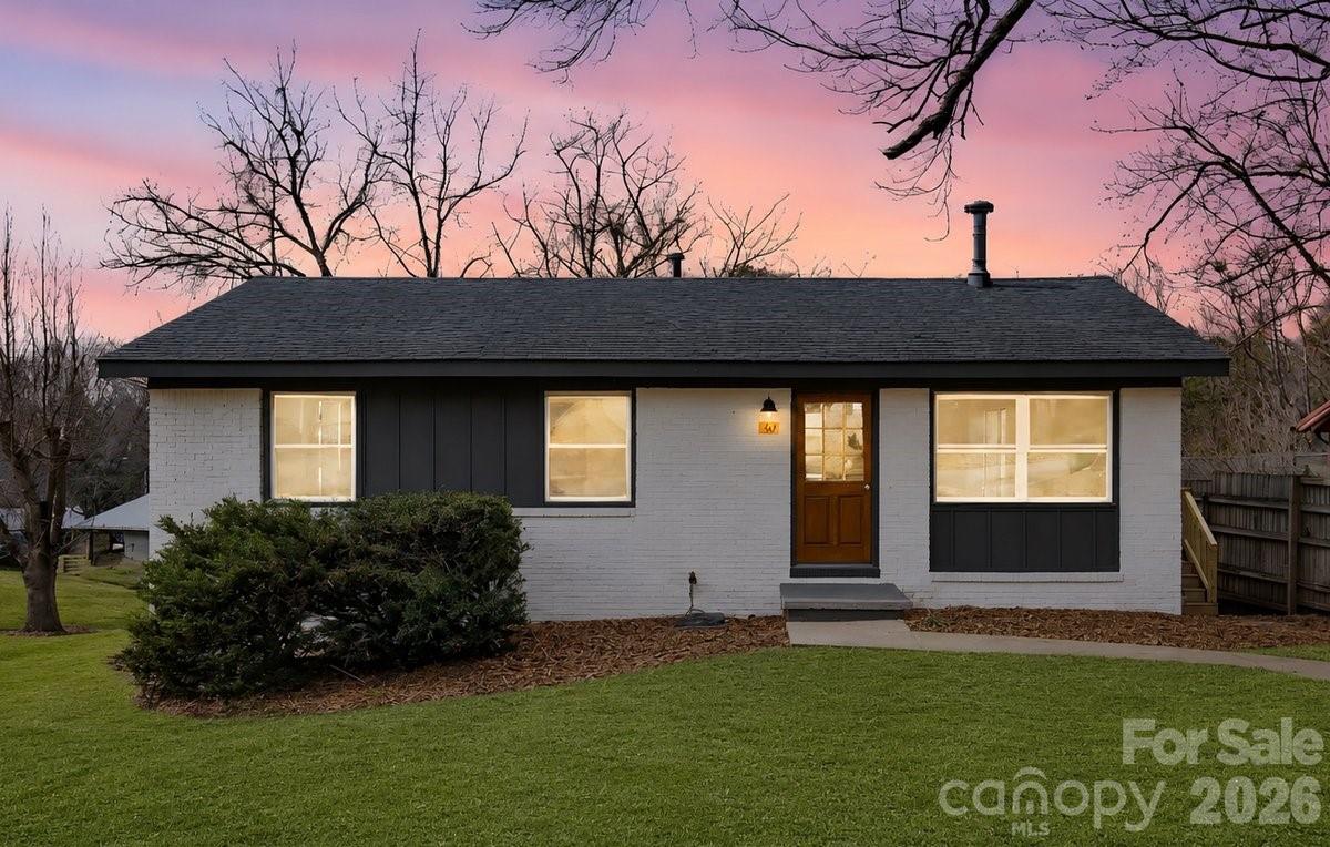 40 Evelake Drive Property Photo 1