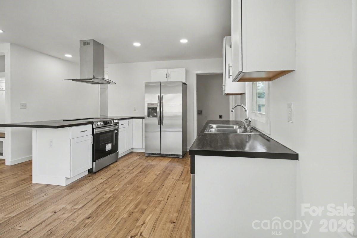 40 Evelake Drive Property Photo 9