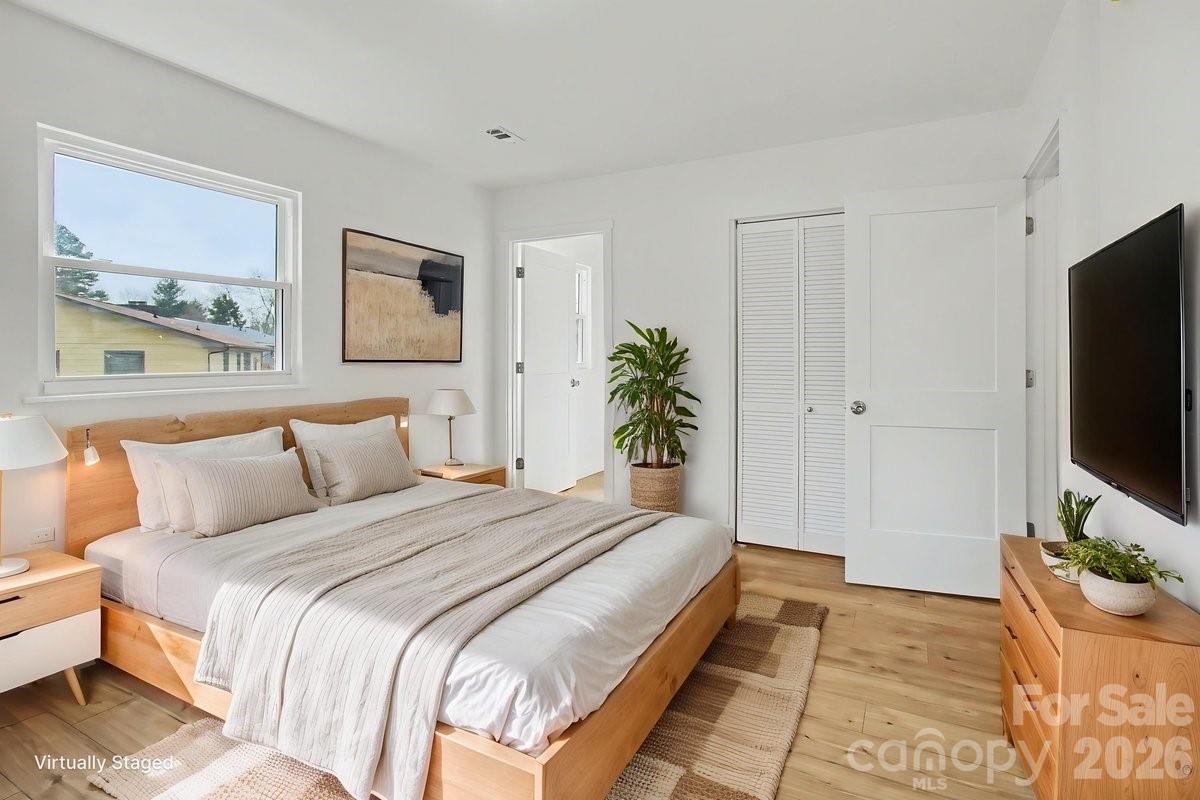 40 Evelake Drive Property Photo 11