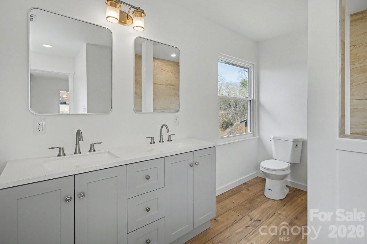 40 Evelake Drive Property Photo 13