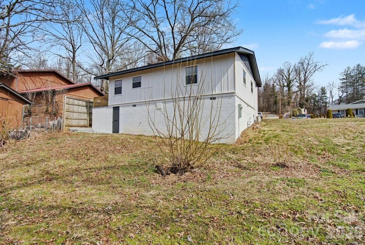 40 Evelake Drive Property Photo 19