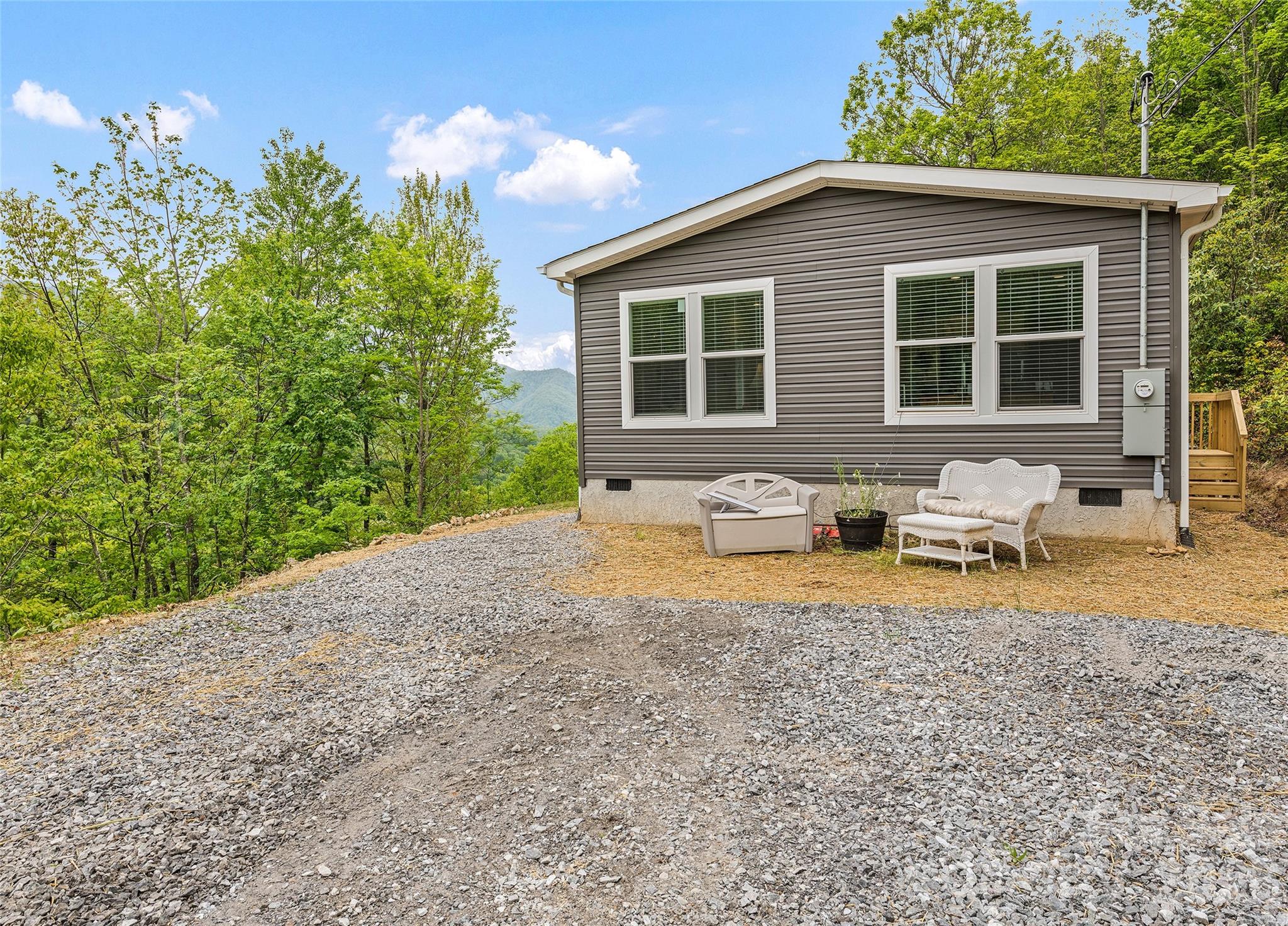 328 Mountain Lion Trail Property Photo 2