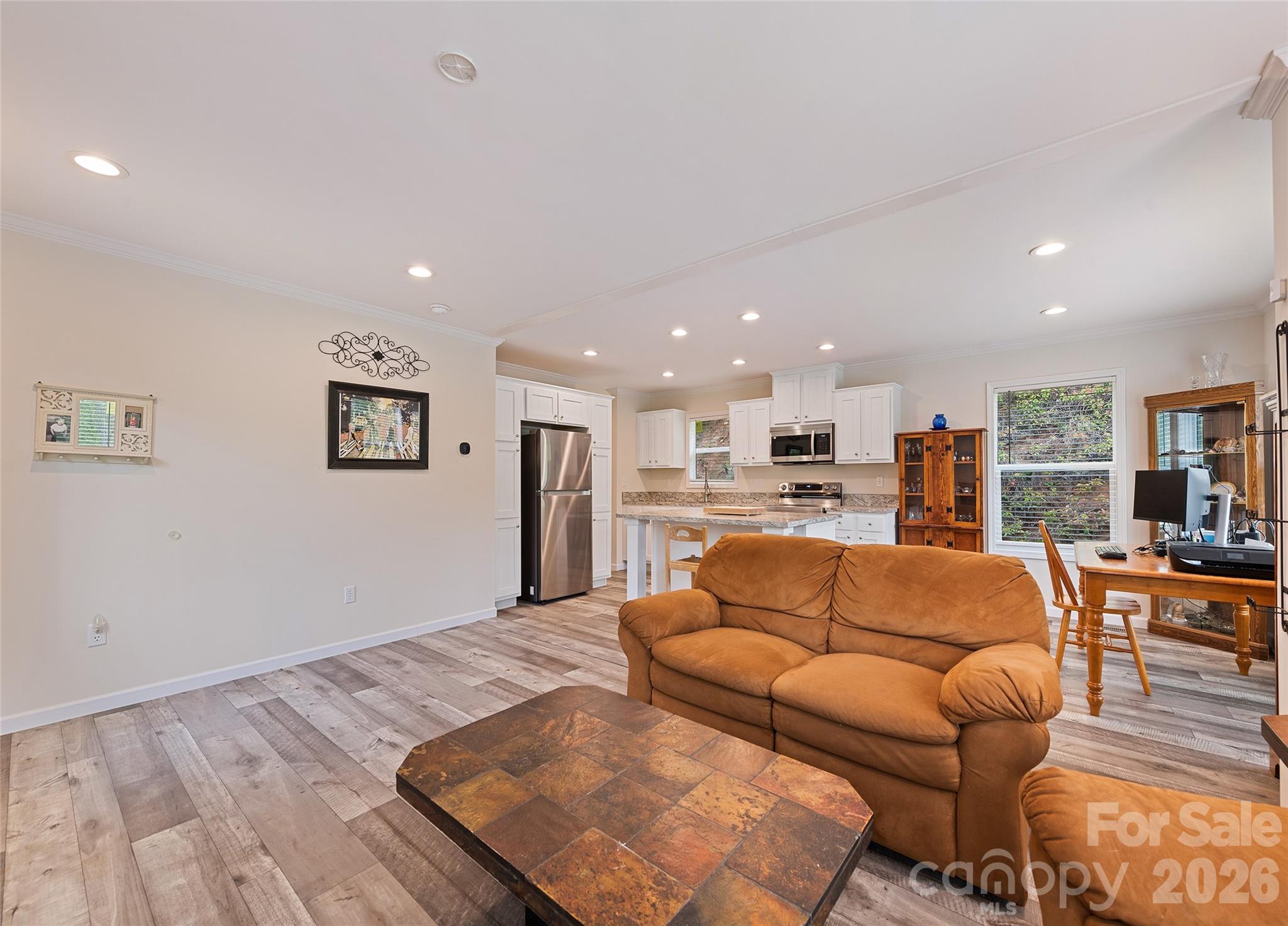 328 Mountain Lion Trail Property Photo 8