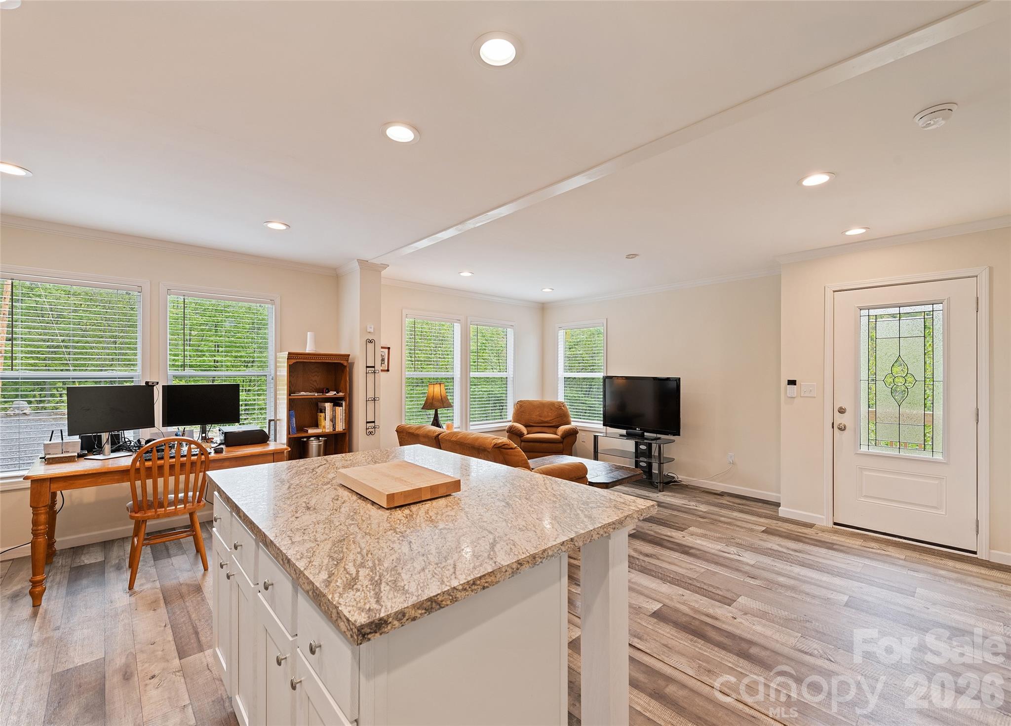 328 Mountain Lion Trail Property Photo 17