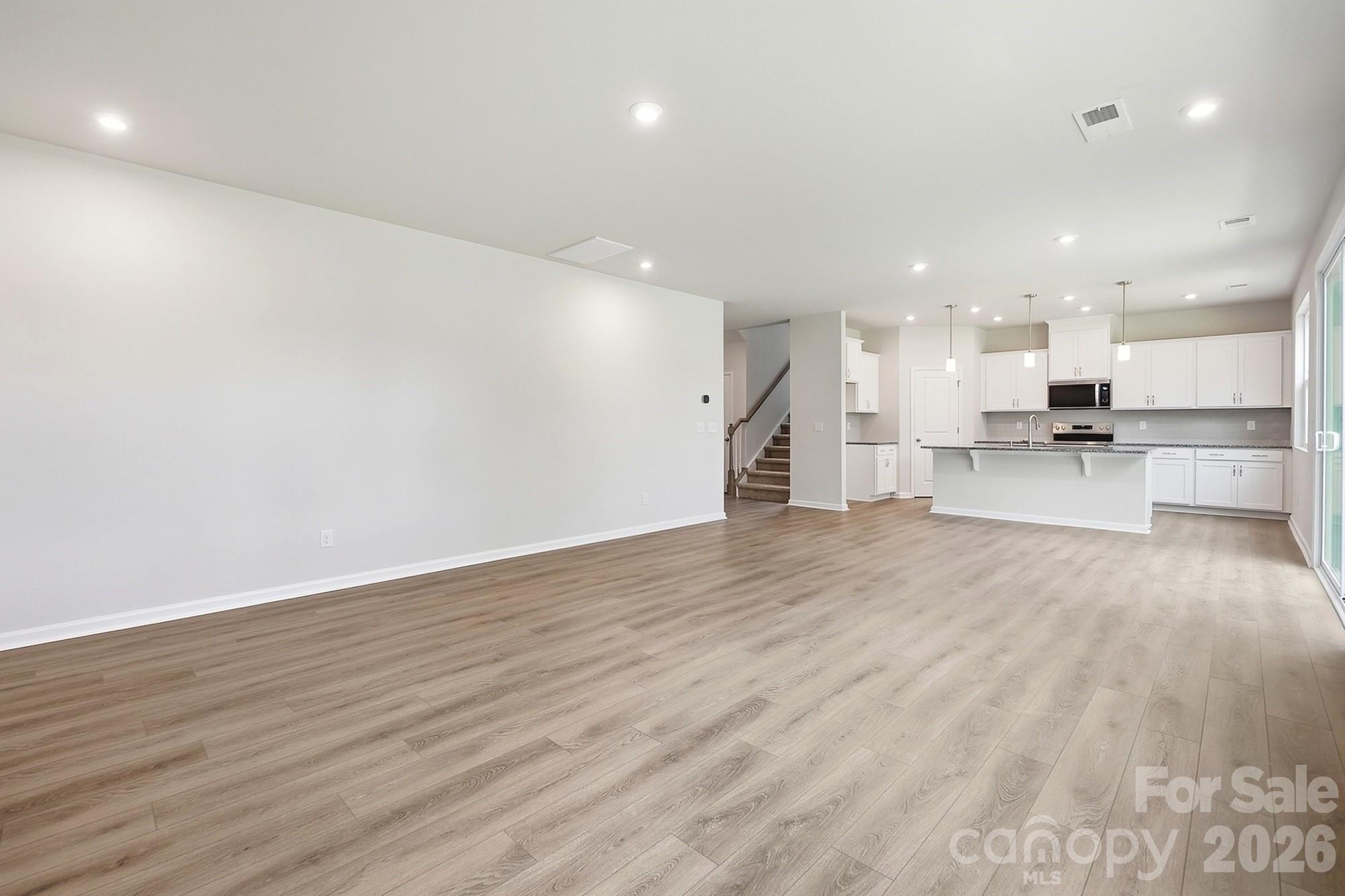 2718 Phoenix Court Property Photo 5