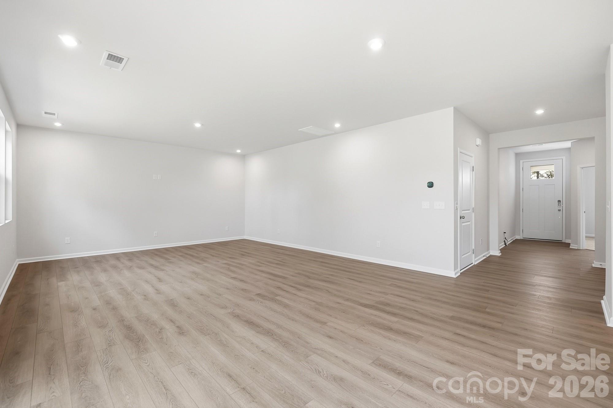 2718 Phoenix Court Property Photo 6