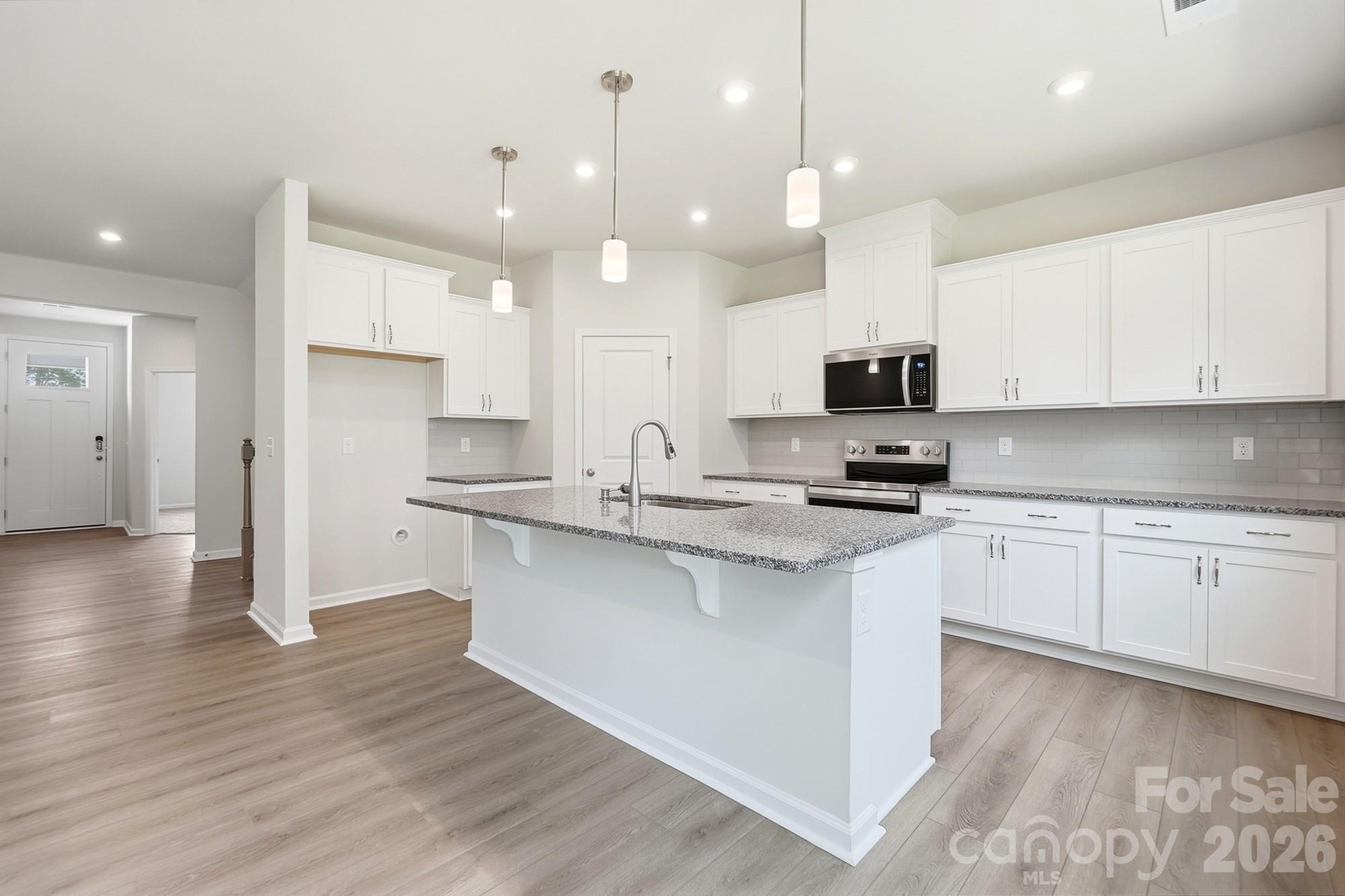 2718 Phoenix Court Property Photo 8