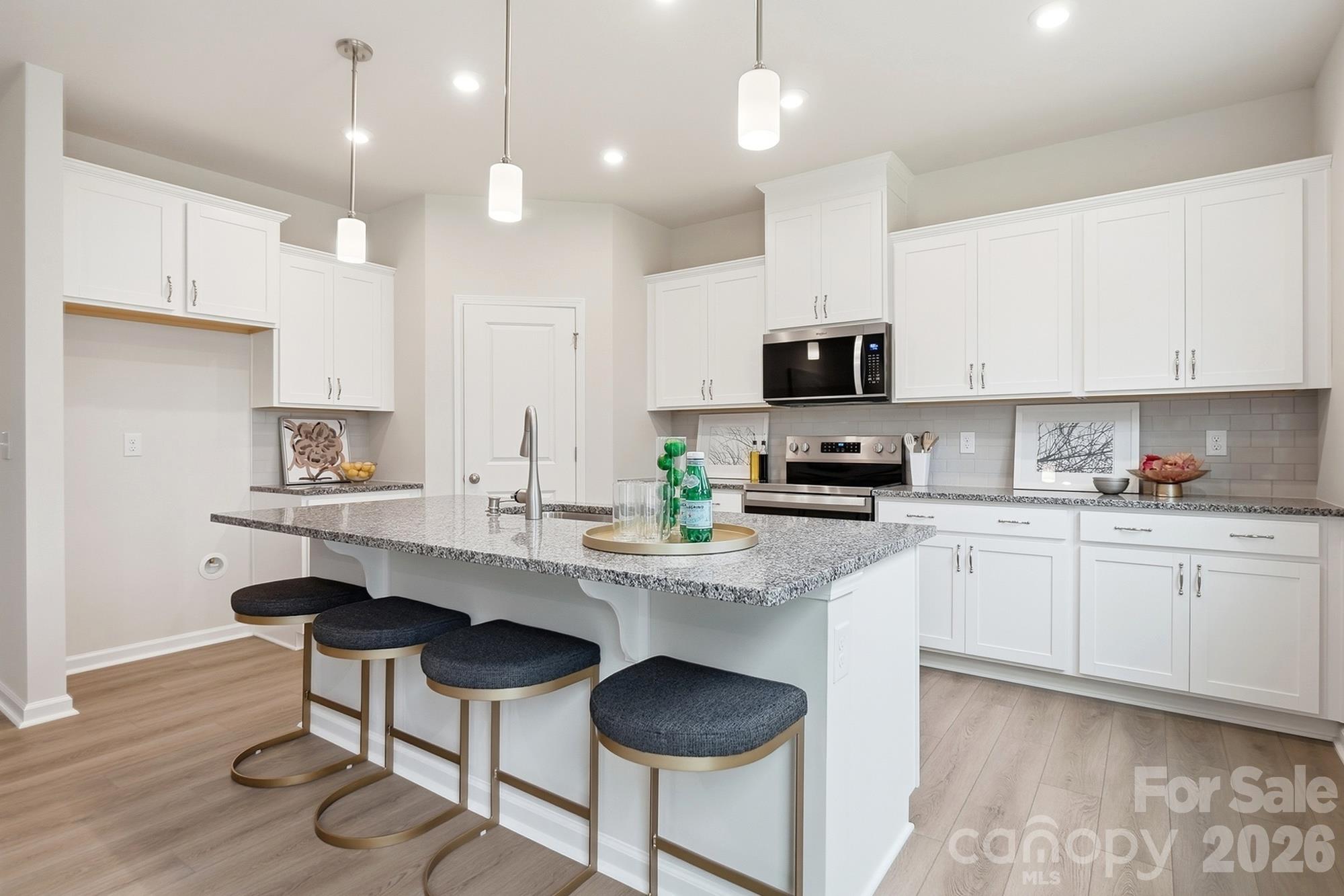 2718 Phoenix Court Property Photo 8