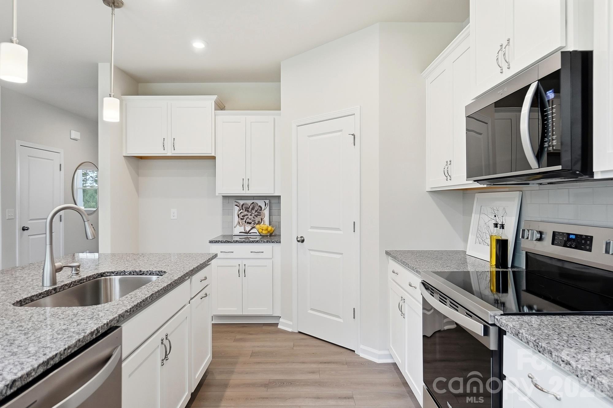 2718 Phoenix Court Property Photo 10