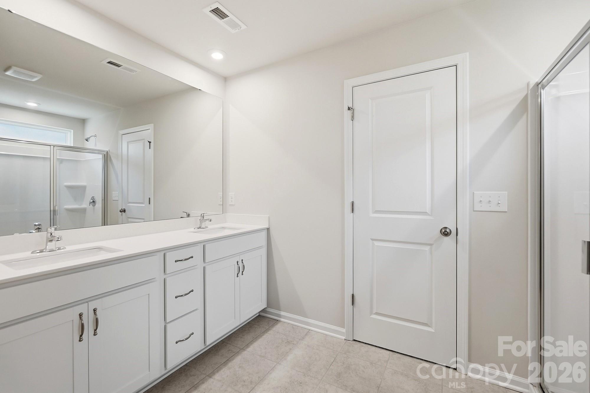2718 Phoenix Court Property Photo 24