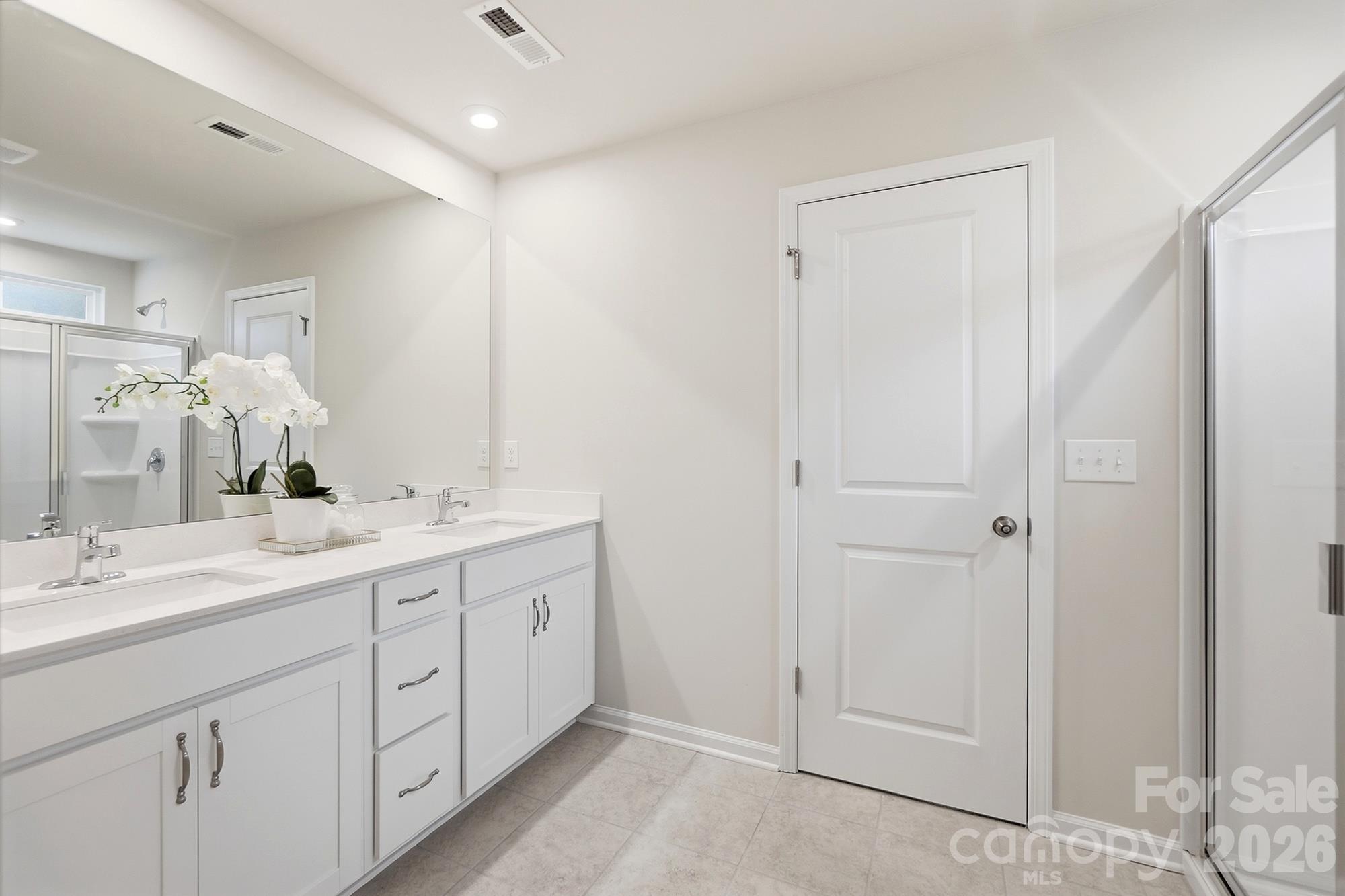 2718 Phoenix Court Property Photo 28