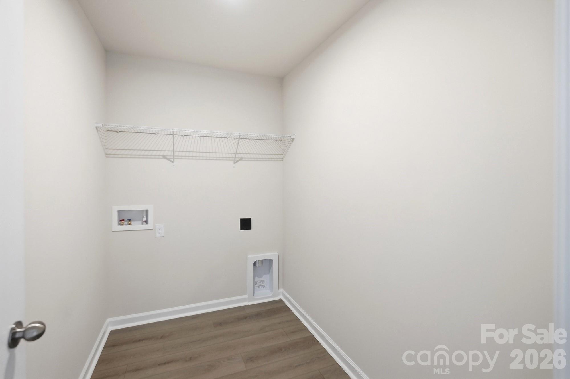 2718 Phoenix Court Property Photo 33