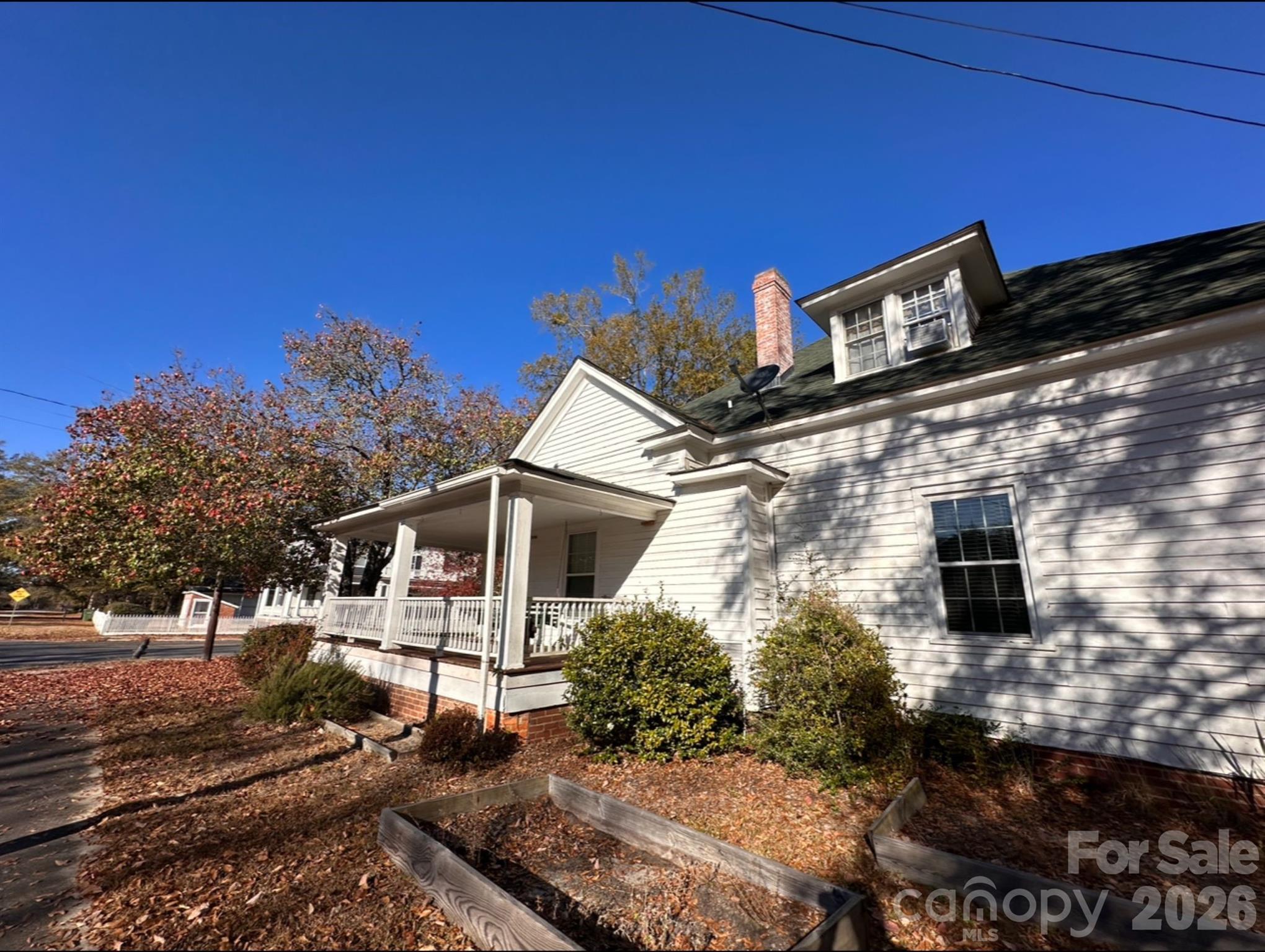 215 S Matson Street Property Photo 2