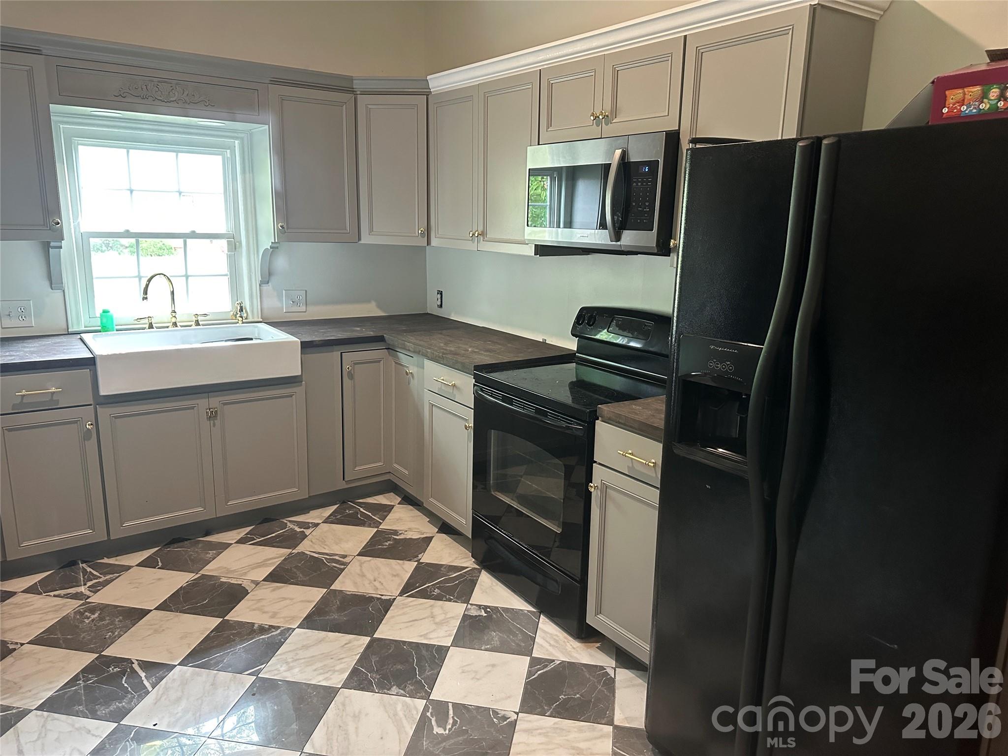 215 S Matson Street Property Photo 14