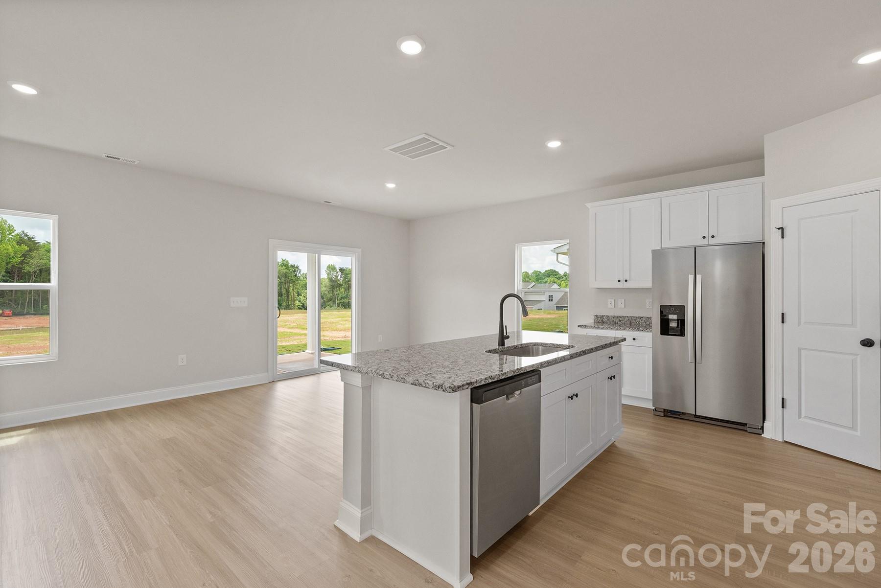 3325 Yorkshire Drive Property Photo 5