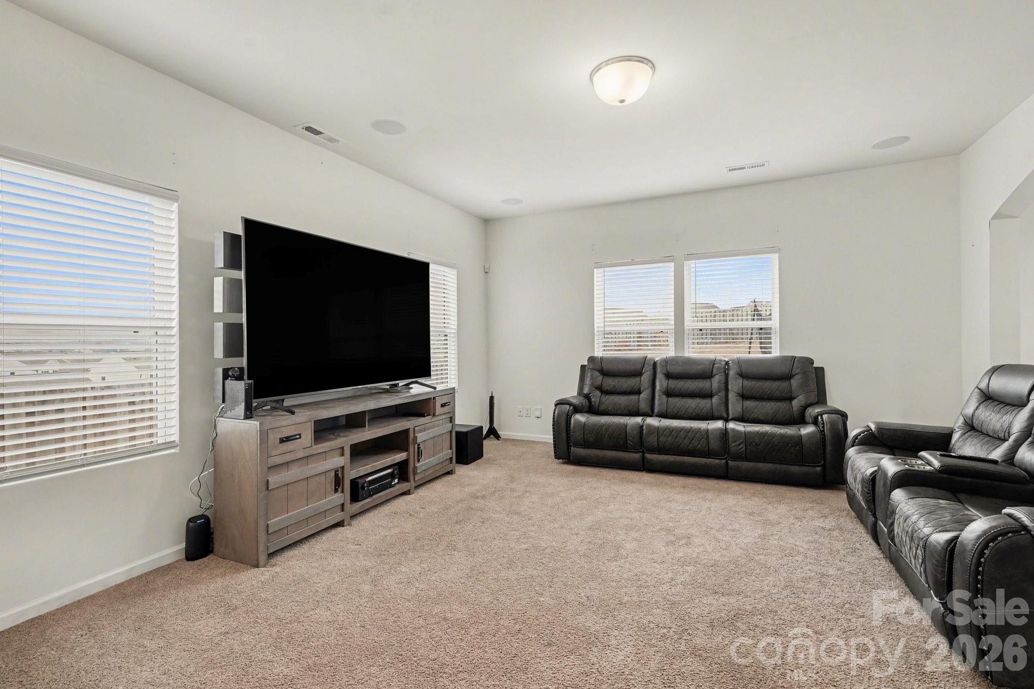 113 Buoy Lane Property Photo 4