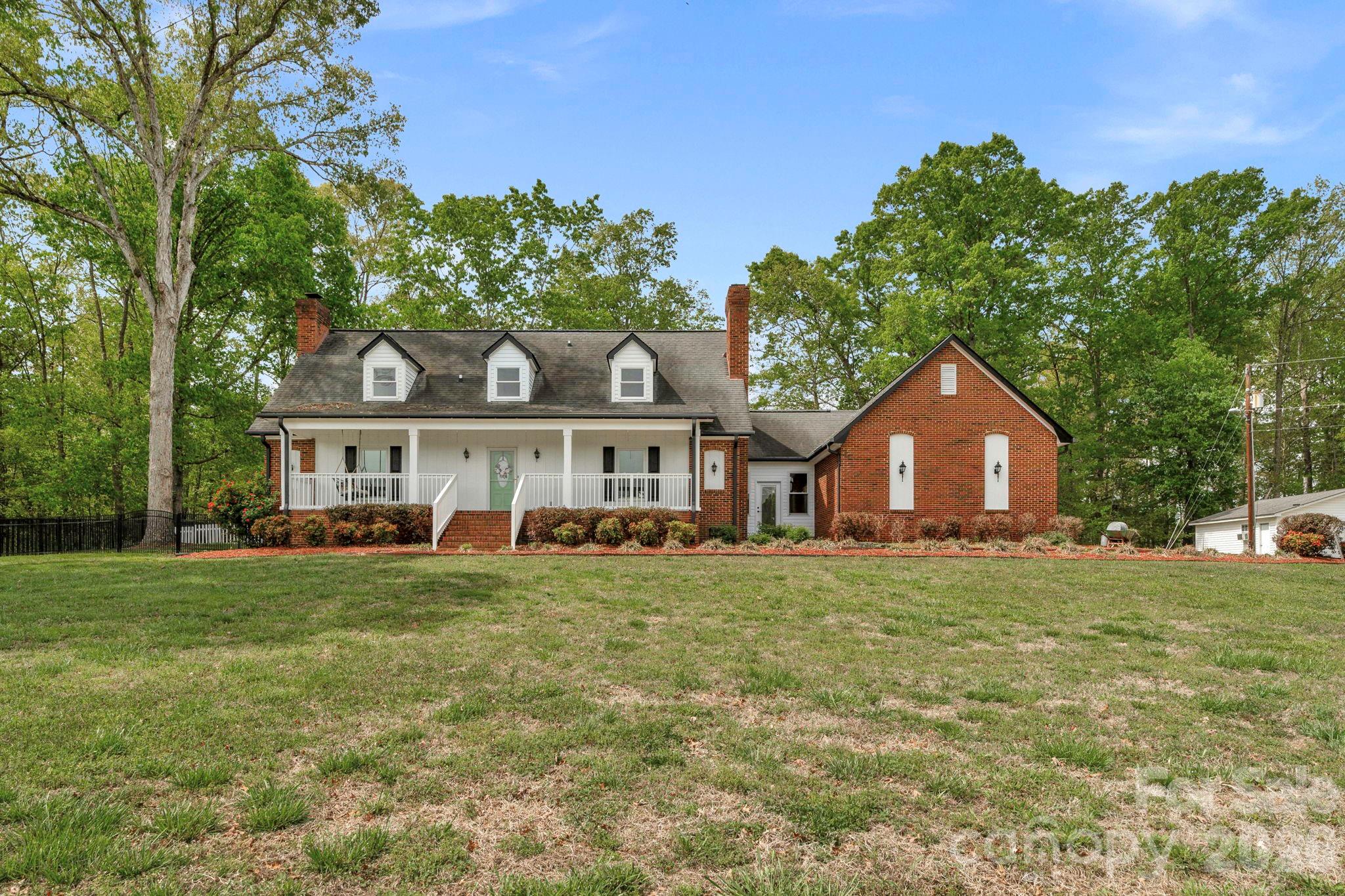 2505 Pleasant Grove Church Road Property Photo 1