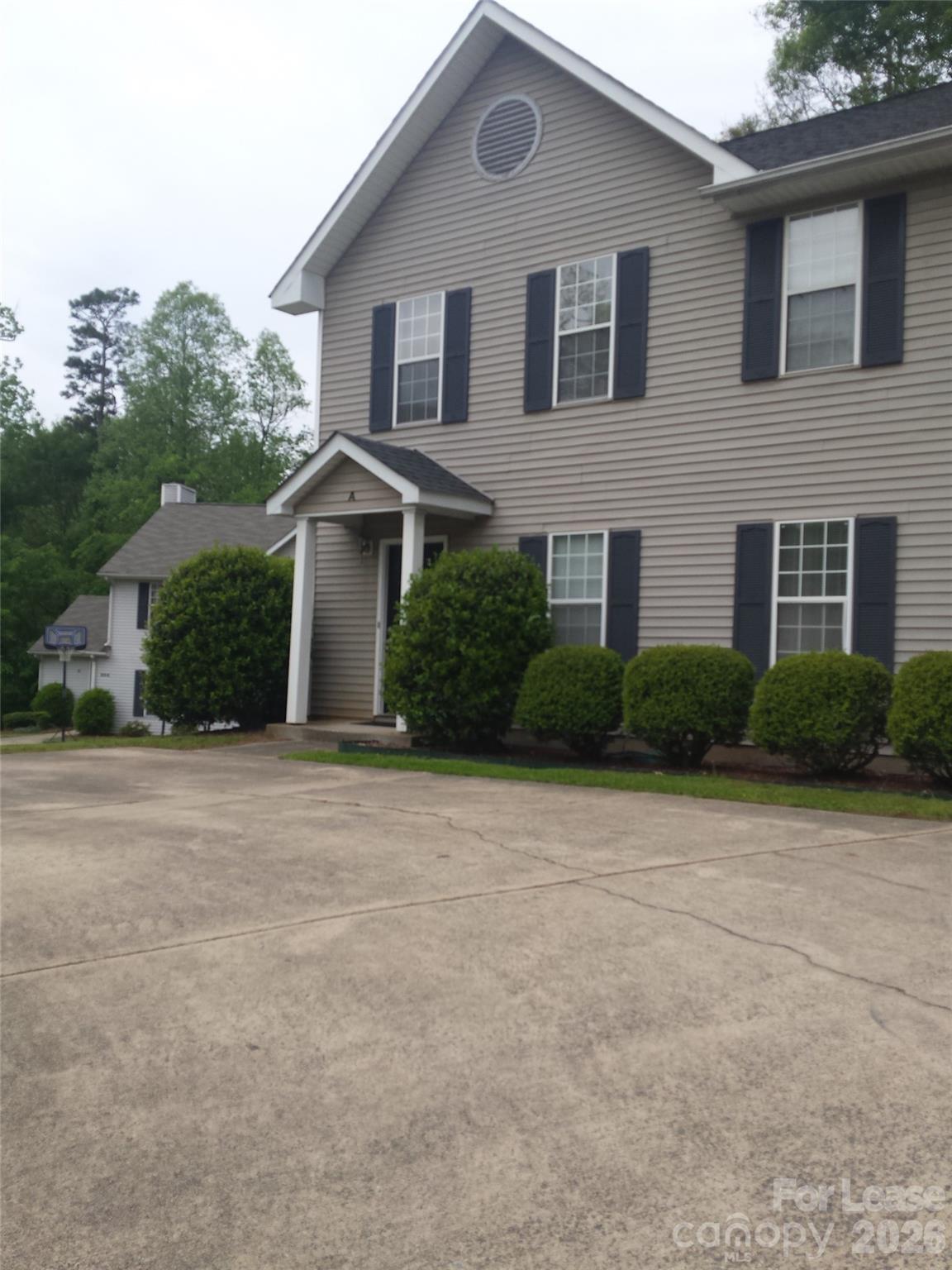 802 Selwyn Oaks Court Property Photo 1