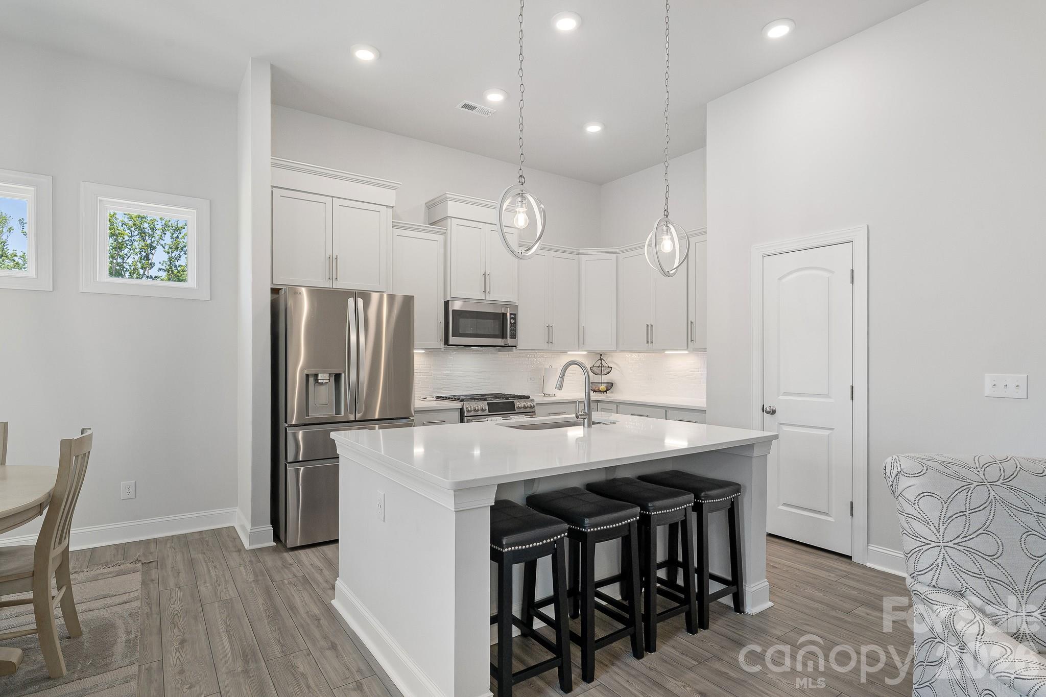 714 Sawgrass Ridge Court Property Photo 10