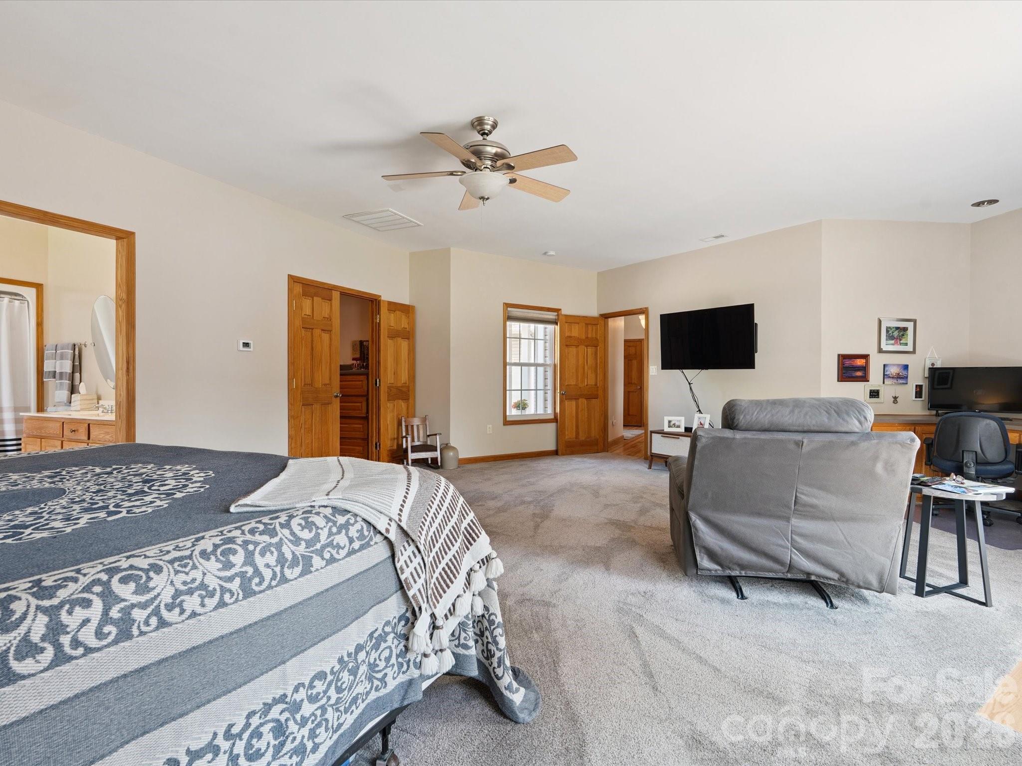 887 Living Waters Drive Property Photo 13
