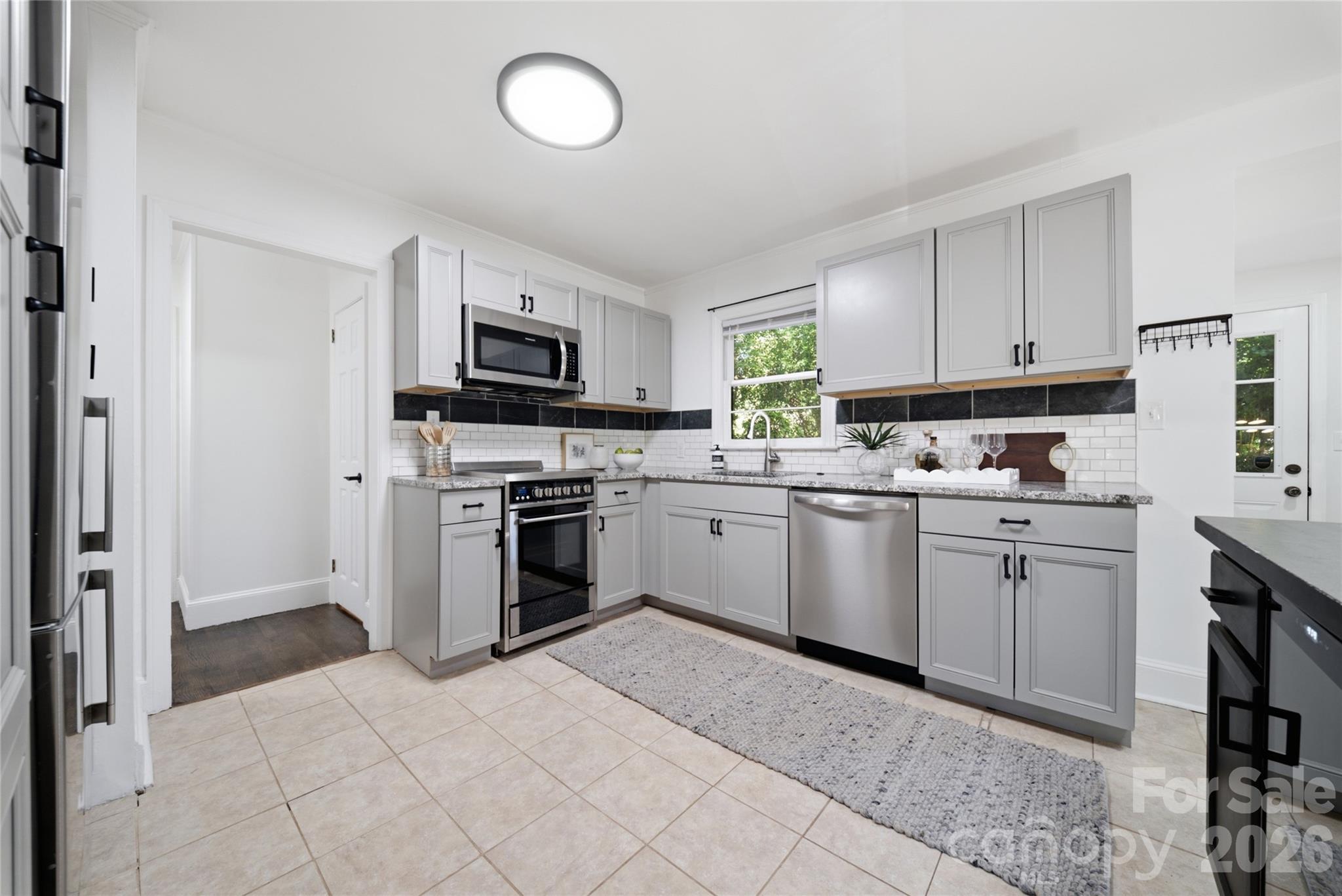 2642 Rachel Street Property Photo 6
