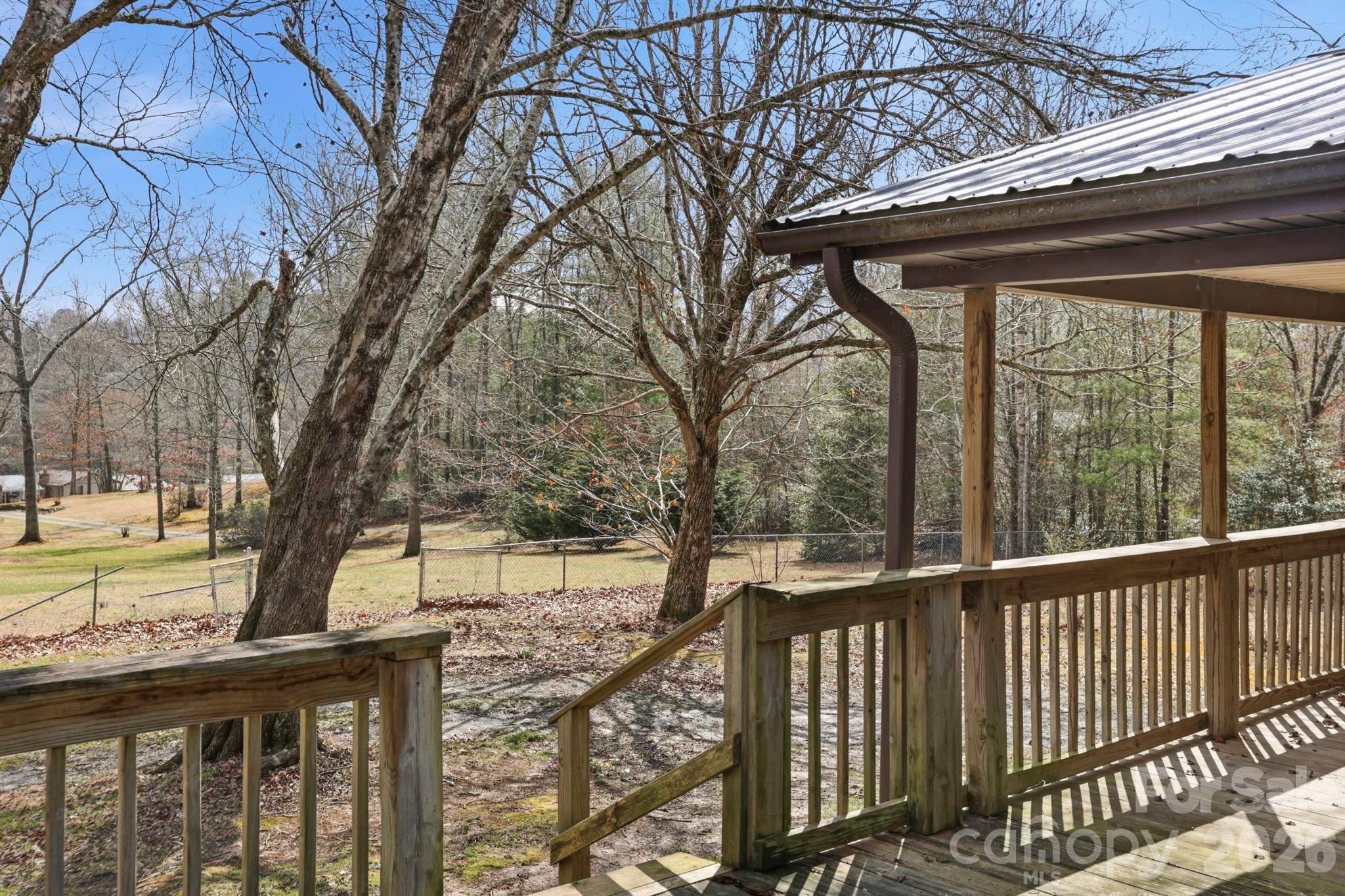 180 Whispering Pines Drive Property Photo 3