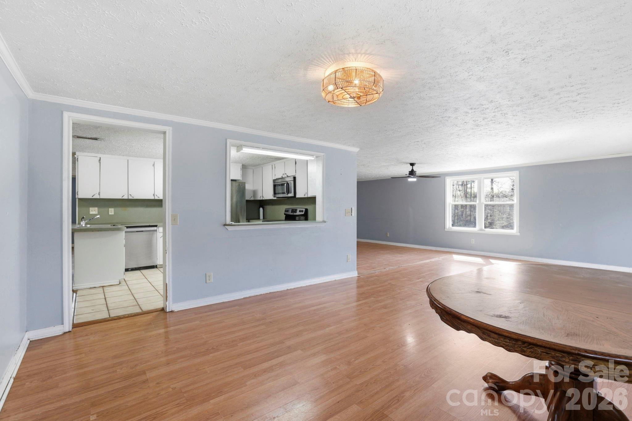180 Whispering Pines Drive Property Photo 8