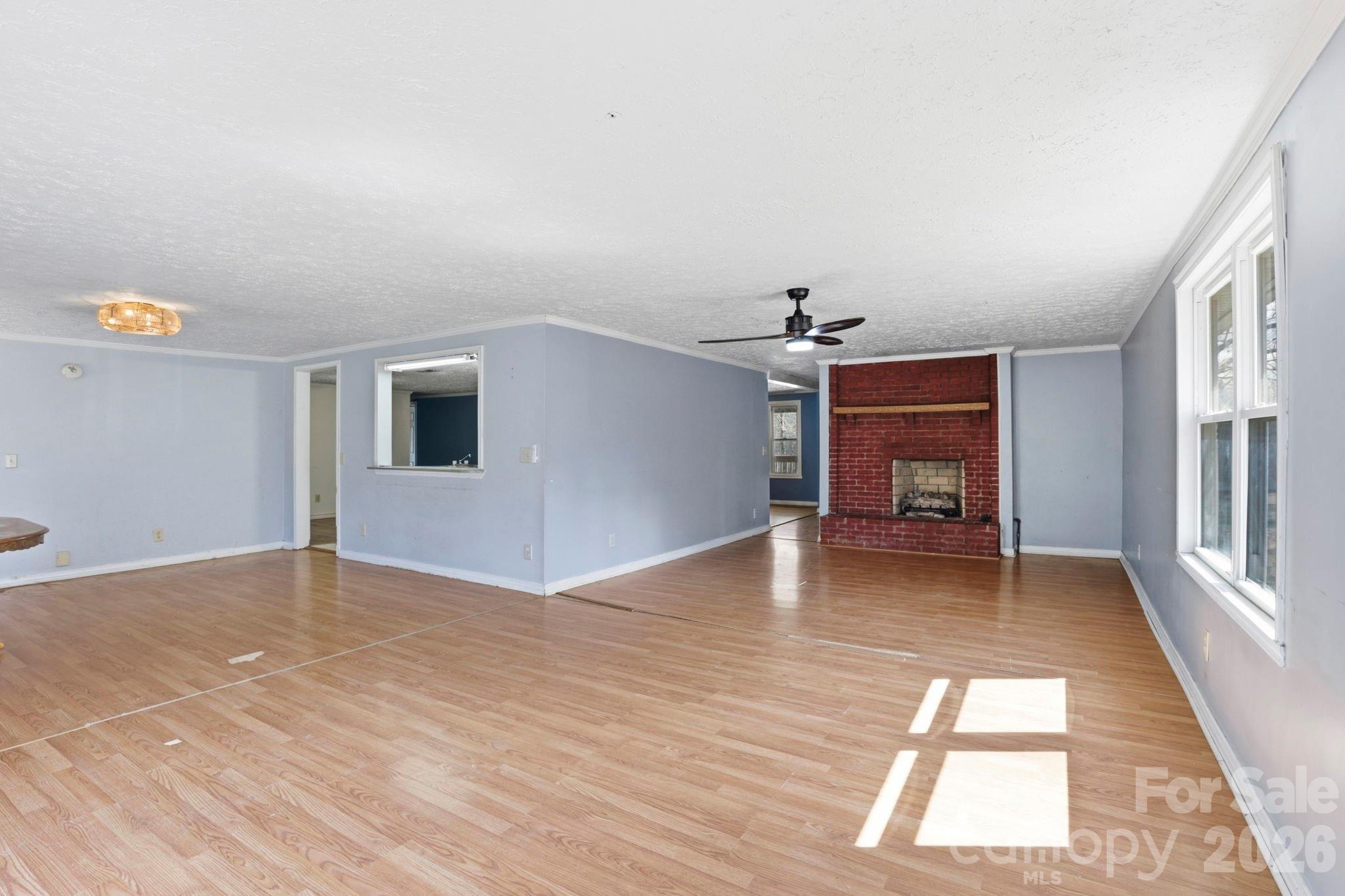 180 Whispering Pines Drive Property Photo 9