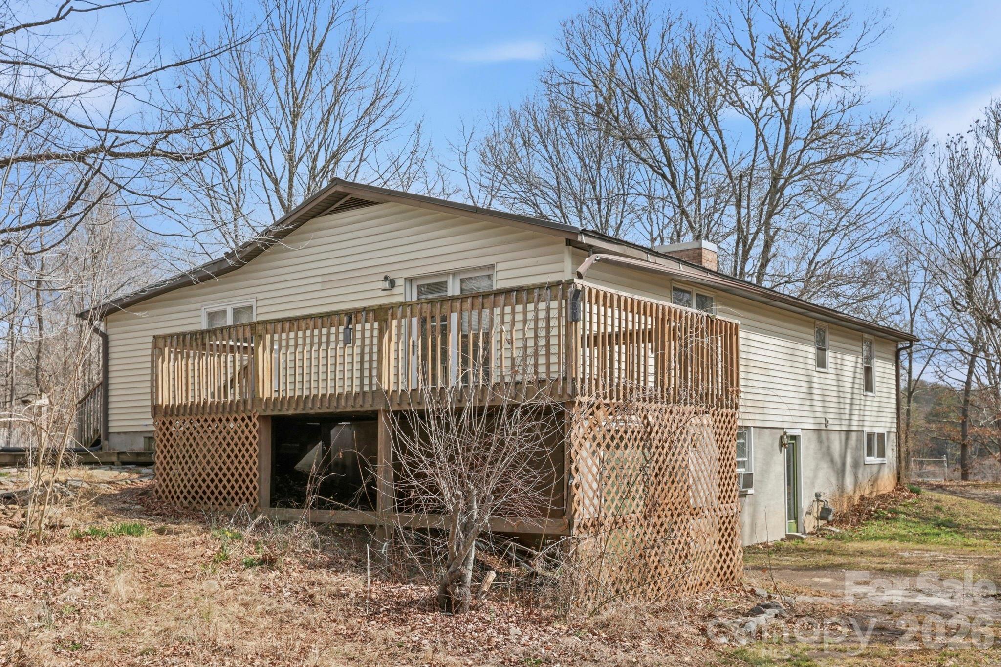 180 Whispering Pines Drive Property Photo 11