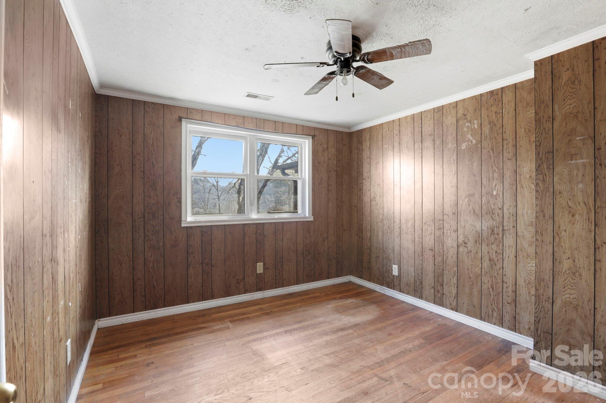 180 Whispering Pines Drive Property Photo 12