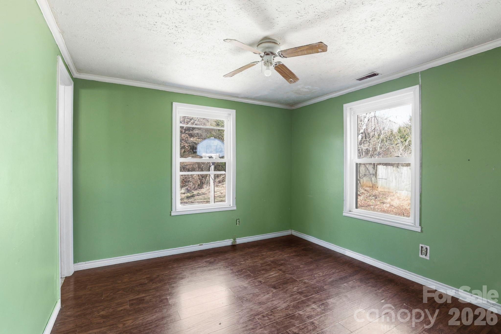 180 Whispering Pines Drive Property Photo 14