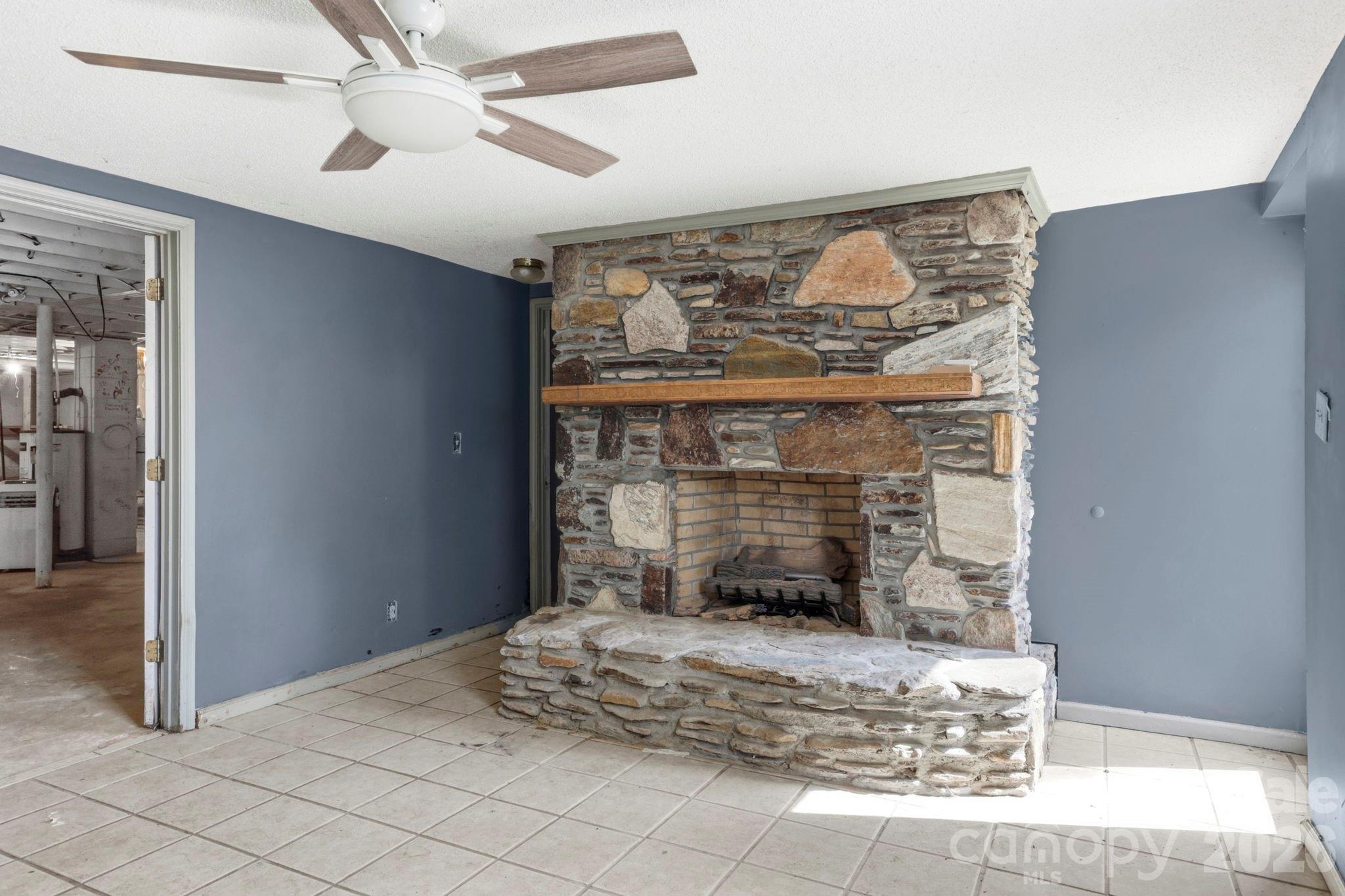 180 Whispering Pines Drive Property Photo 20