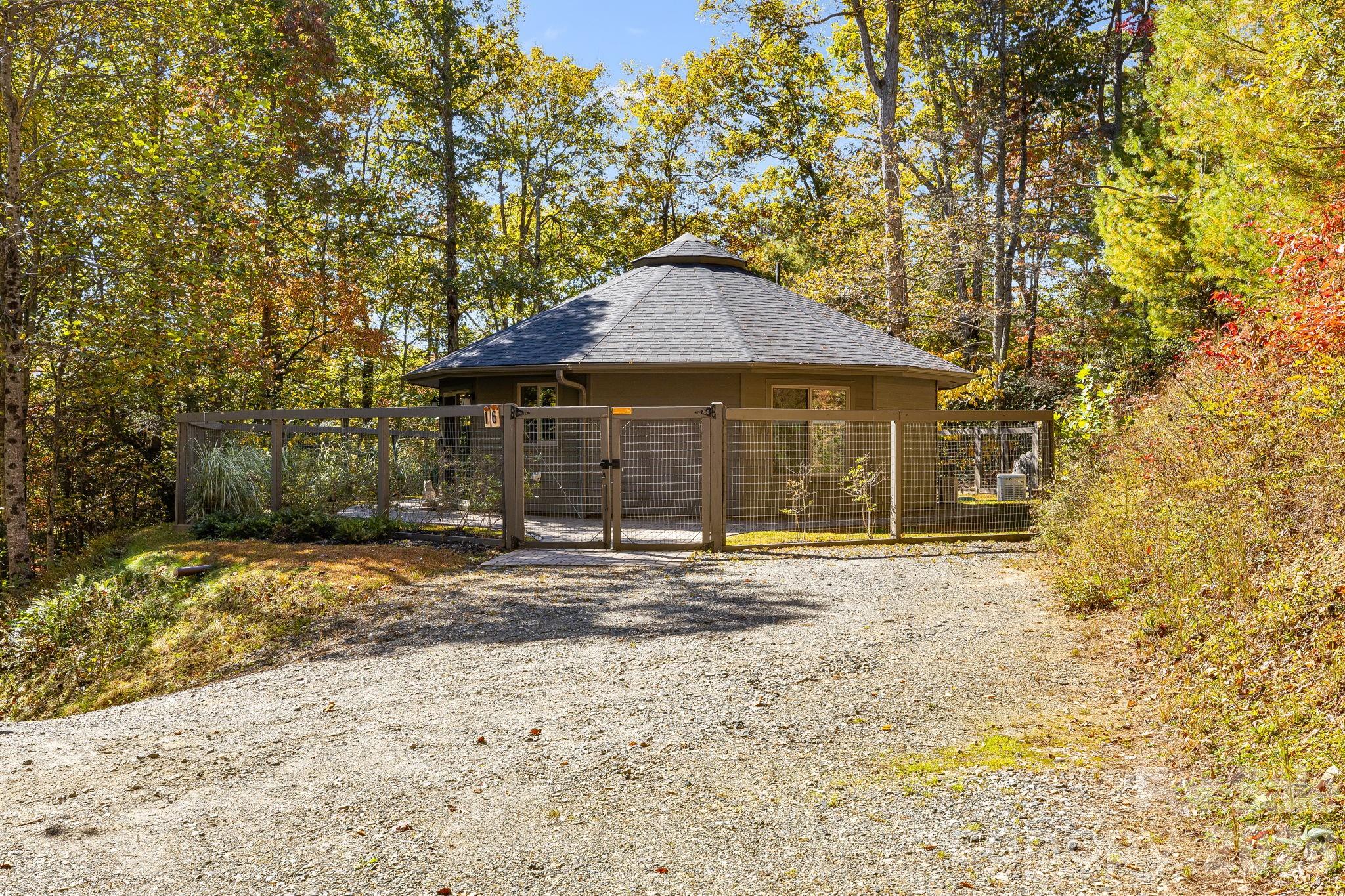 16 Caddis Court Property Photo 2
