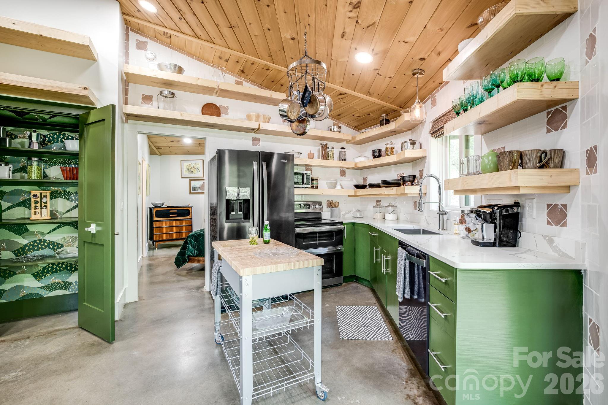 16 Caddis Court Property Photo 8