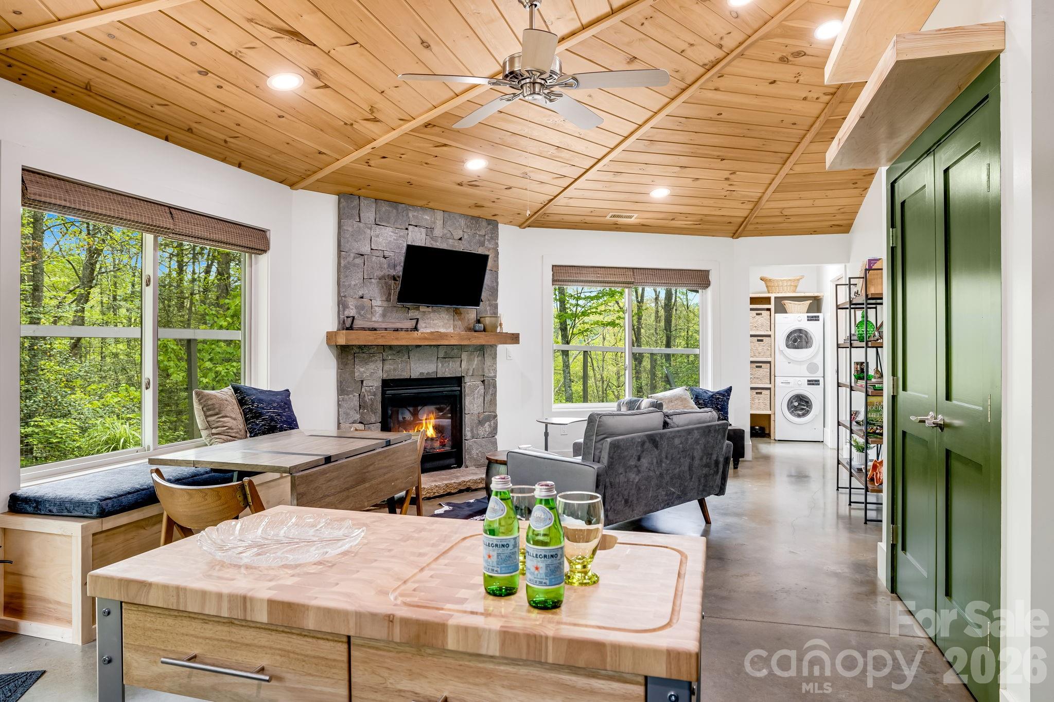 16 Caddis Court Property Photo 10