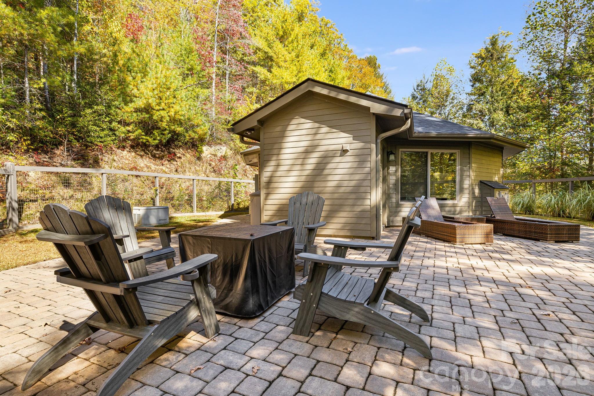 16 Caddis Court Property Photo 32