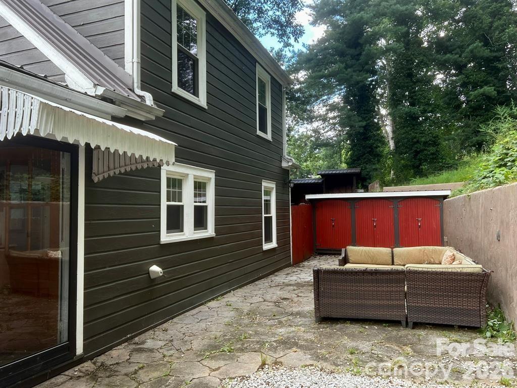 404 Huffman Street Property Photo 2