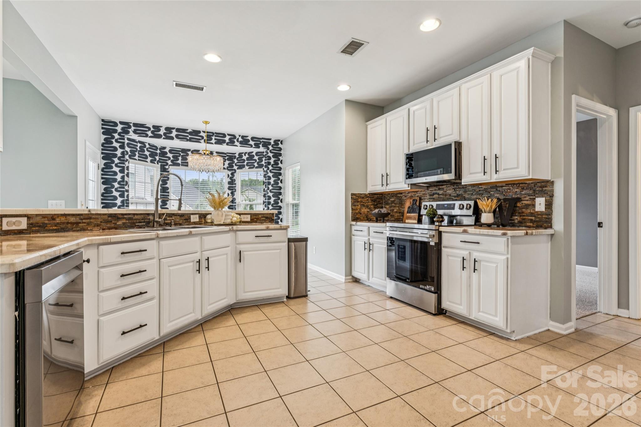 11413 Mangla Drive Property Photo 13
