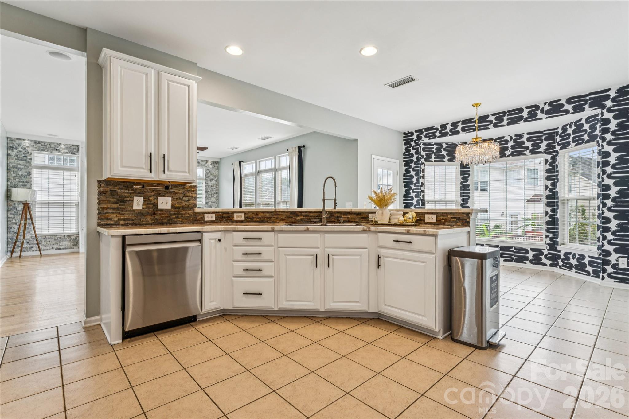 11413 Mangla Drive Property Photo 14
