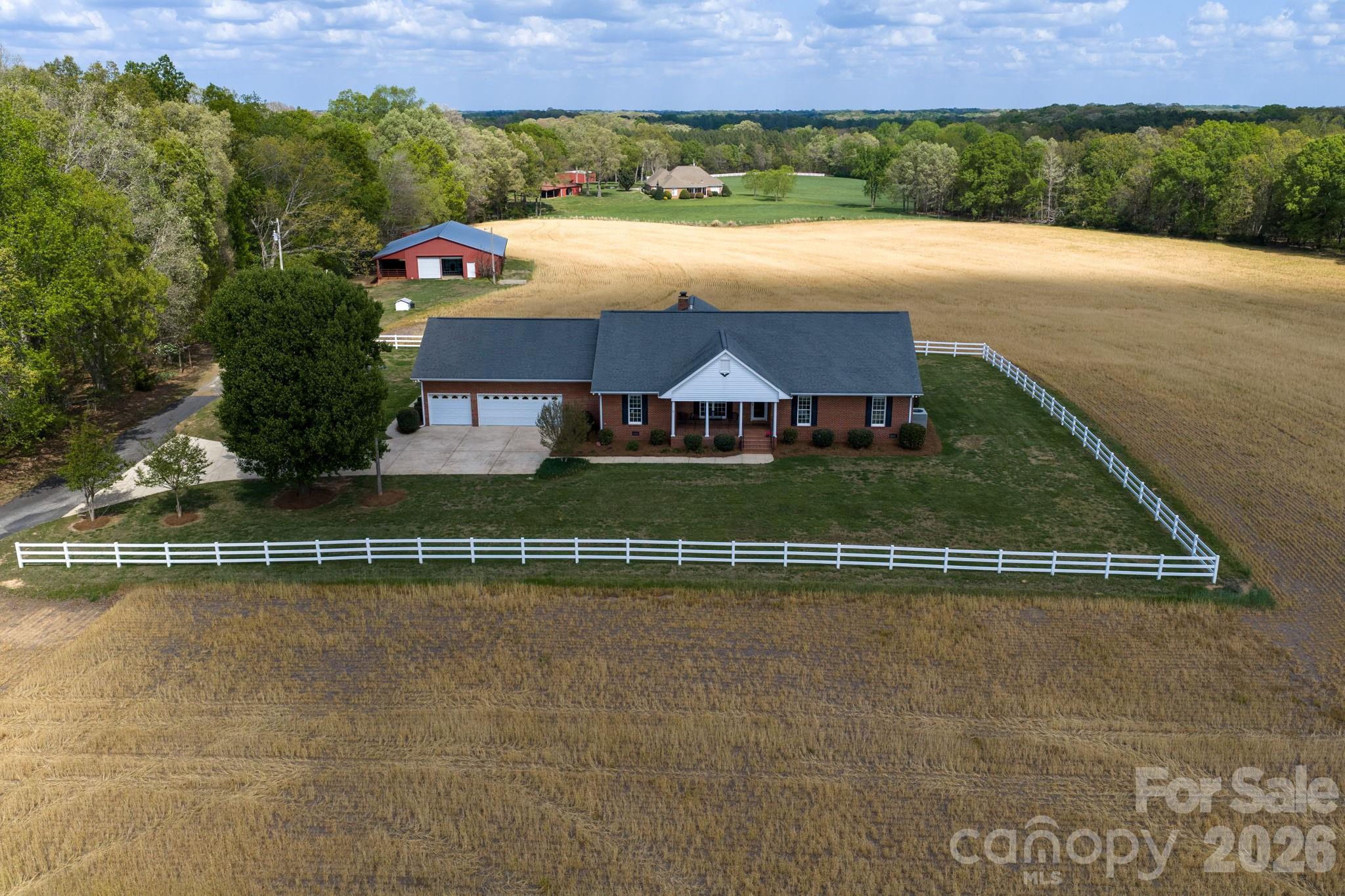 824 N Forest Hills School Road Property Photo 3