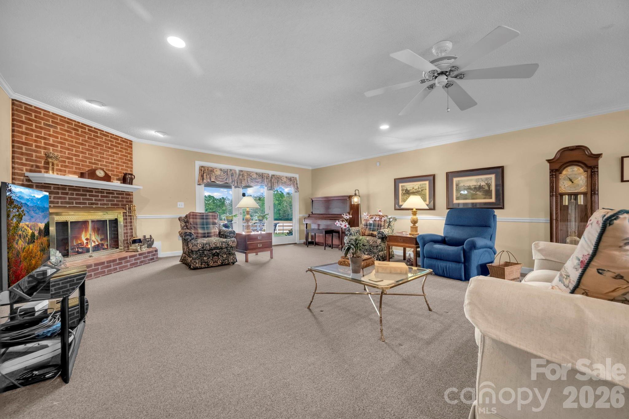 824 N Forest Hills School Road Property Photo 16