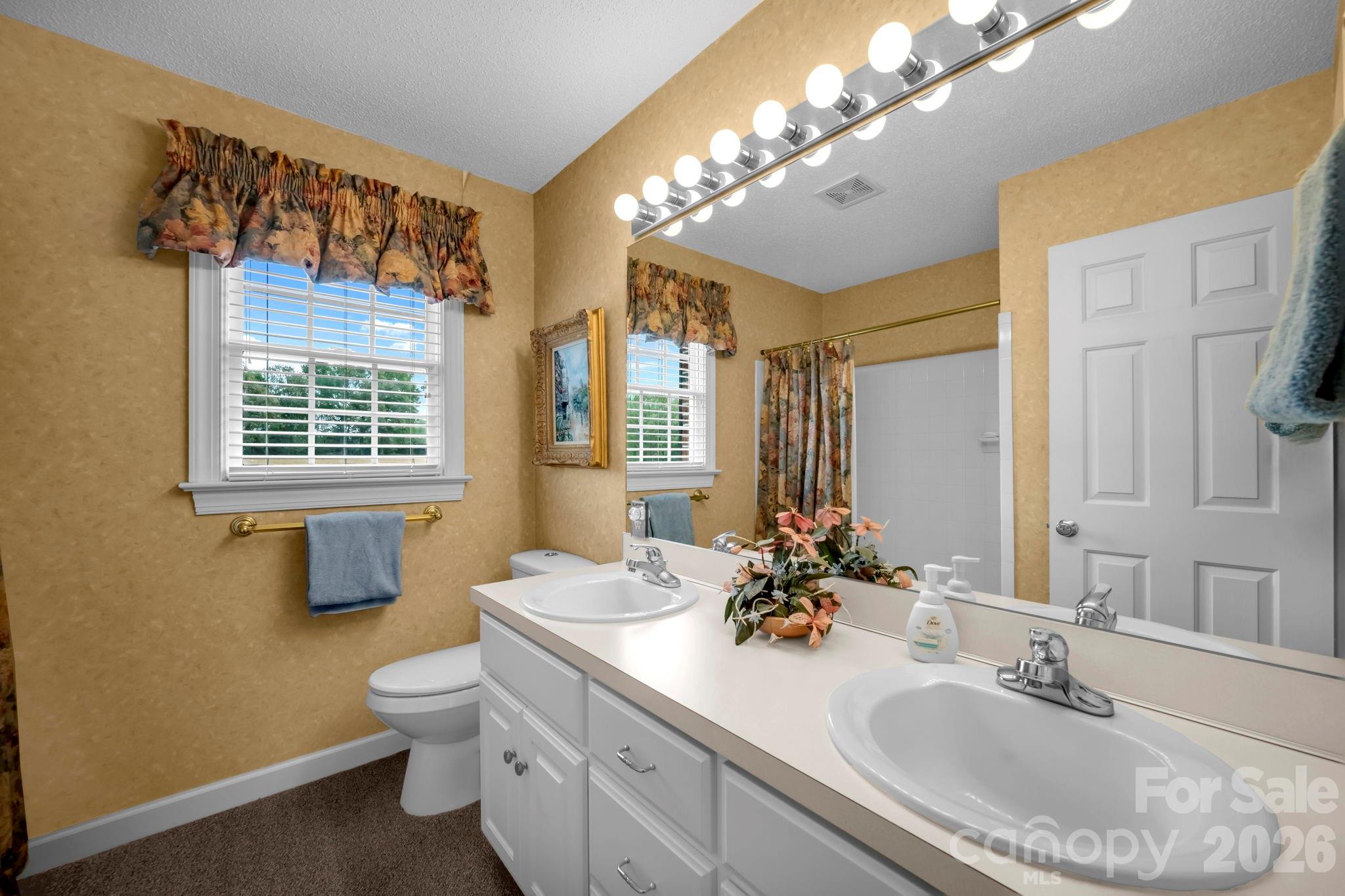 824 N Forest Hills School Road Property Photo 32