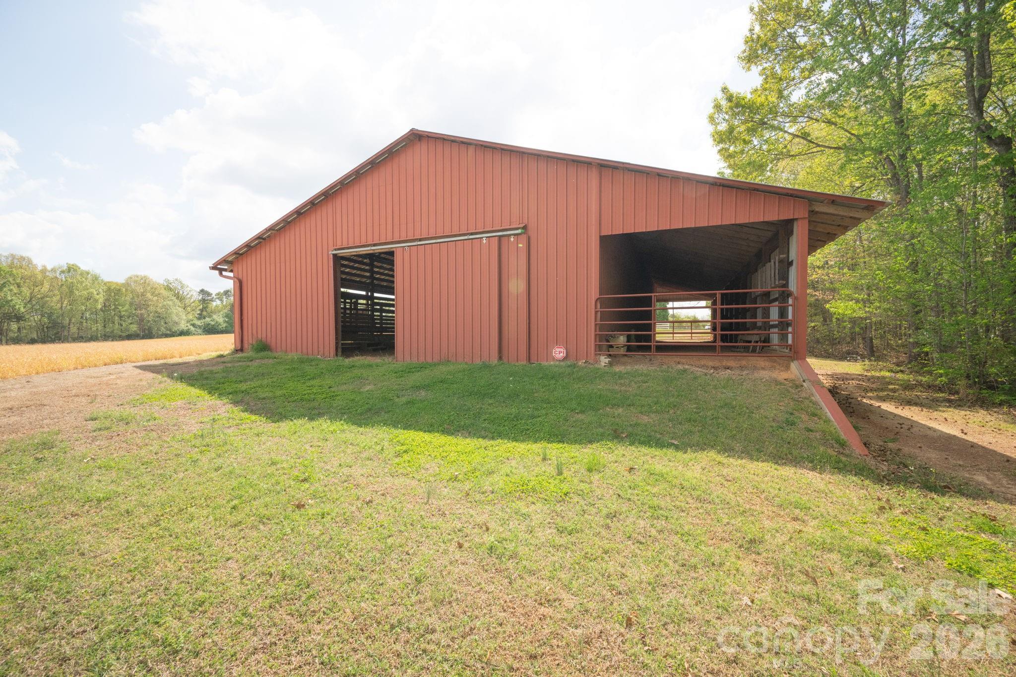 824 N Forest Hills School Road Property Photo 40