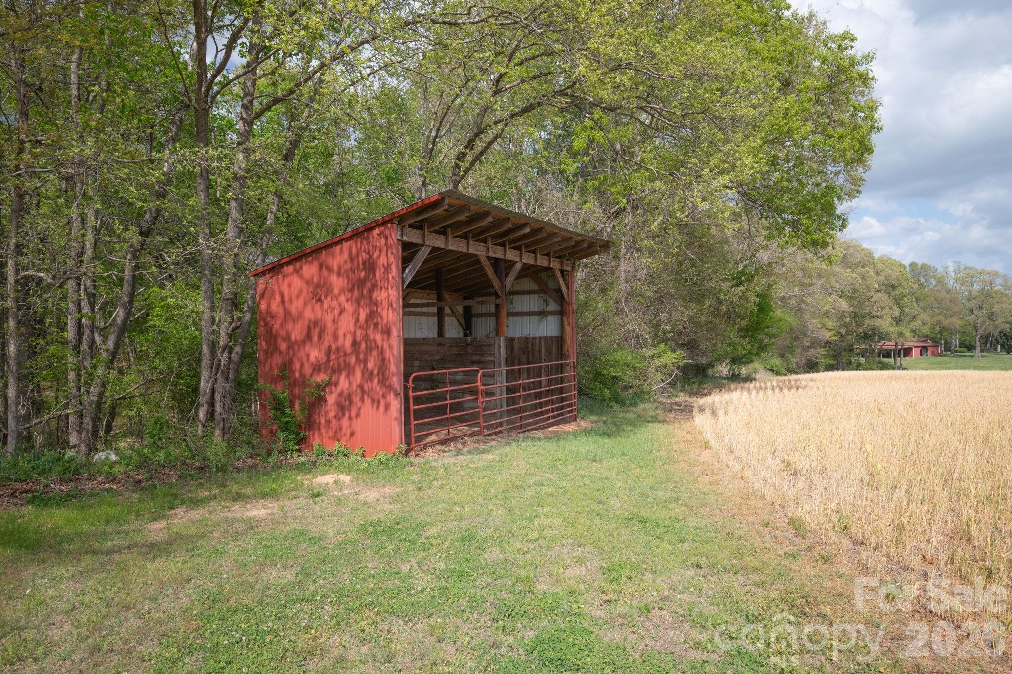 824 N Forest Hills School Road Property Photo 45