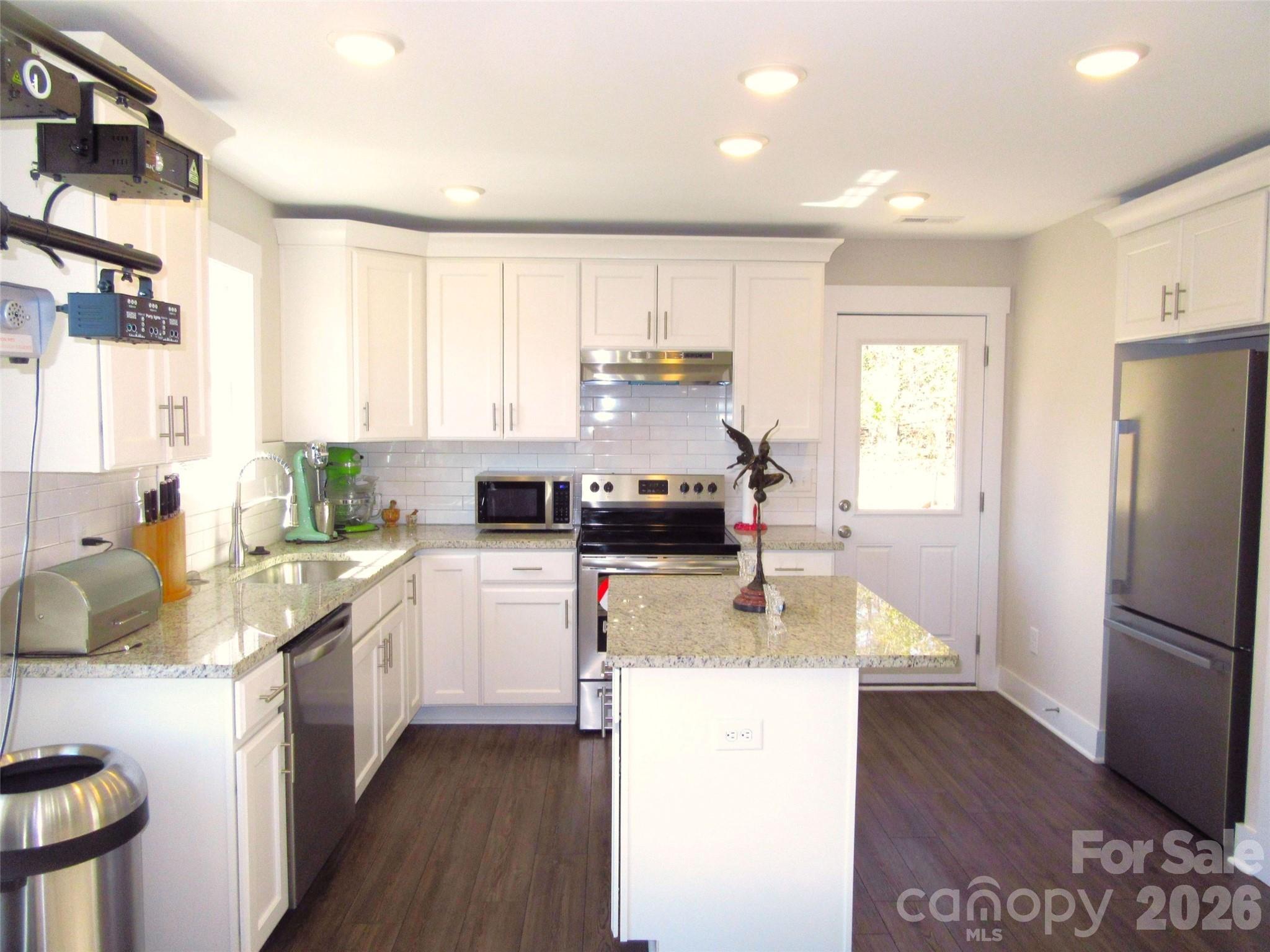 506 Lake Head Road Property Photo 10